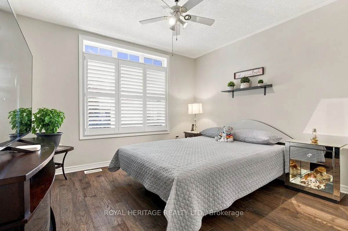 37 Grainger Crescent