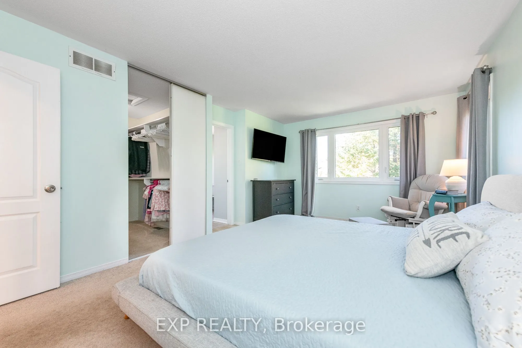 36 Meadowbreeze Drive