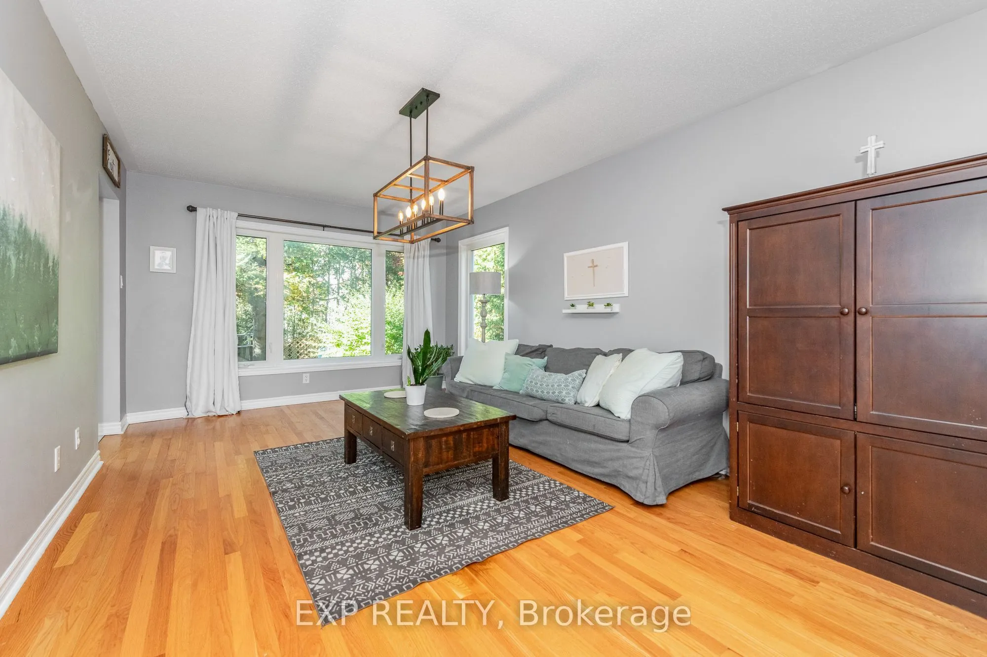 36 Meadowbreeze Drive