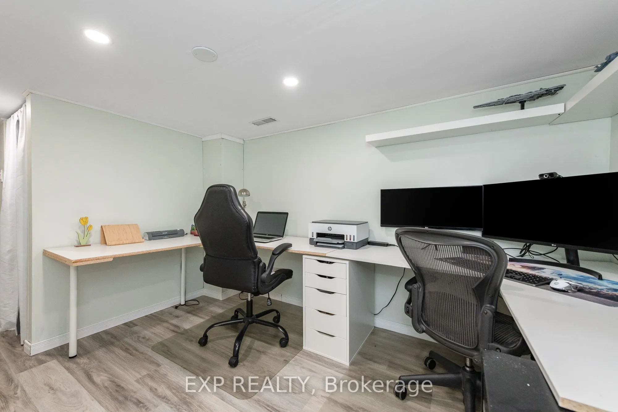 36 Meadowbreeze Drive