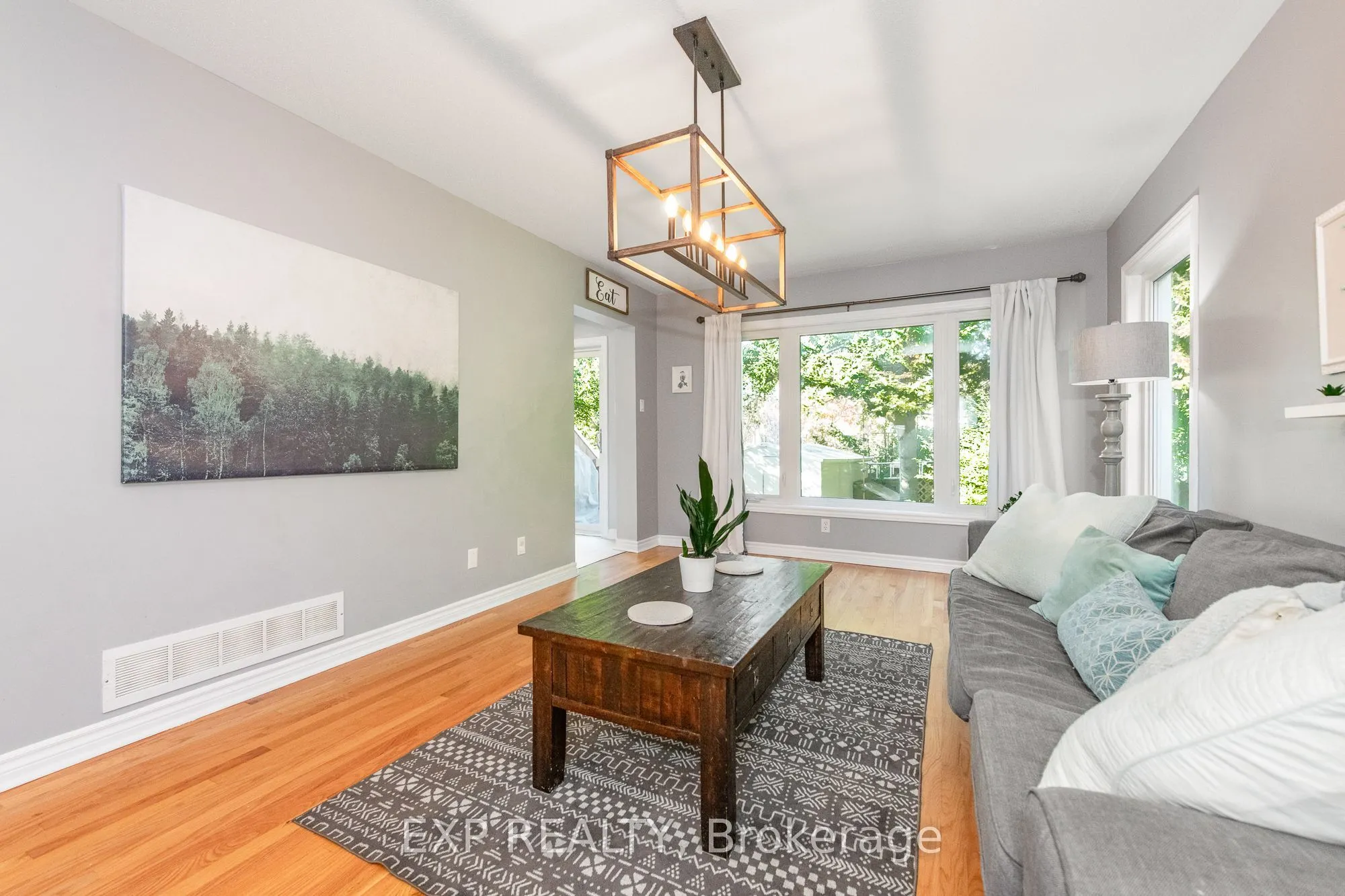 36 Meadowbreeze Drive