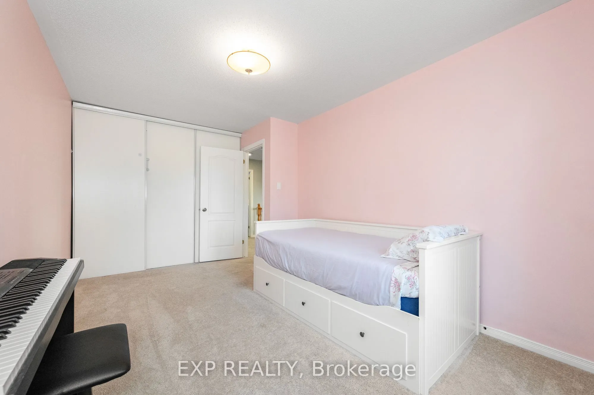 36 Meadowbreeze Drive