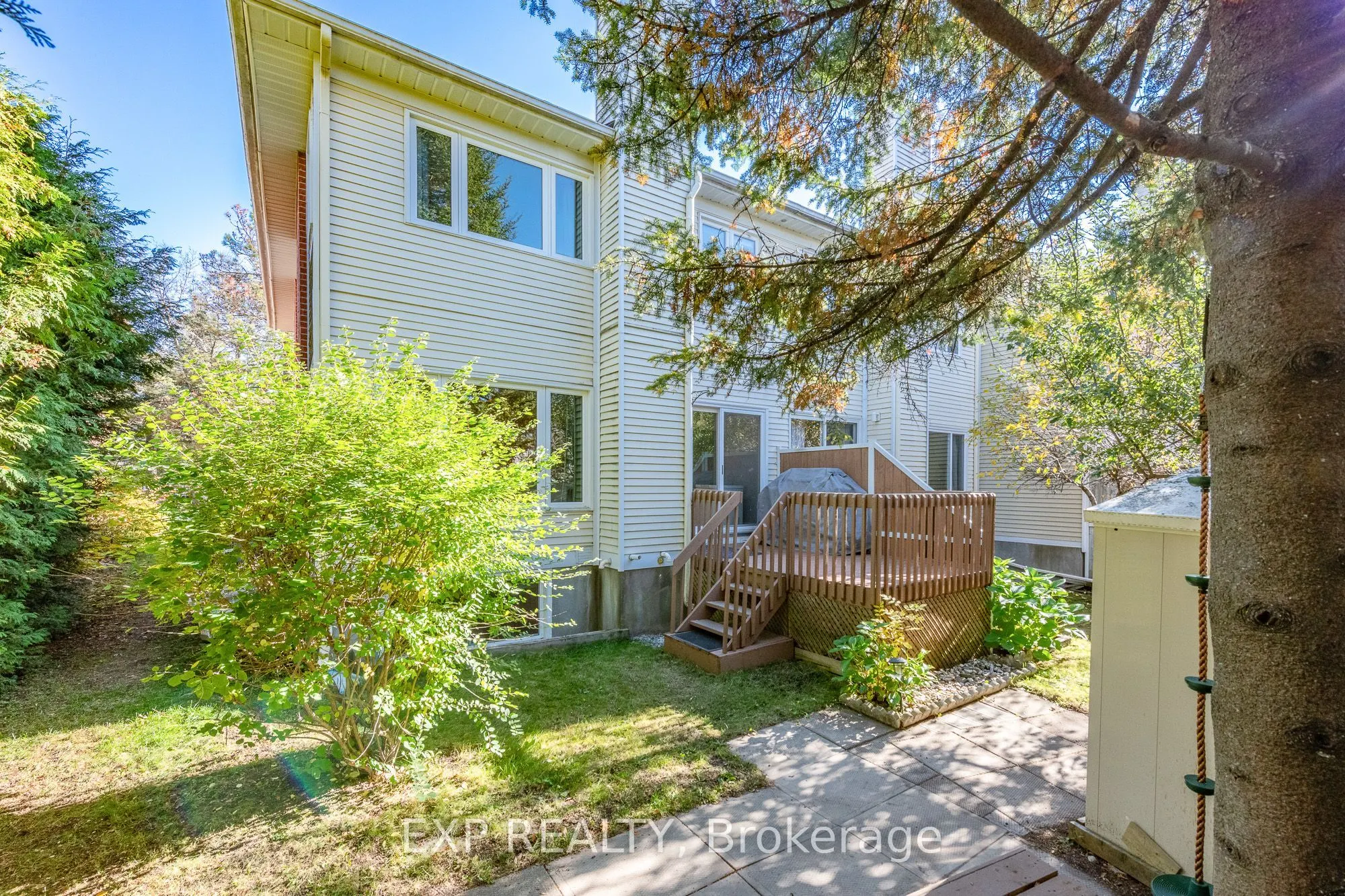 36 Meadowbreeze Drive