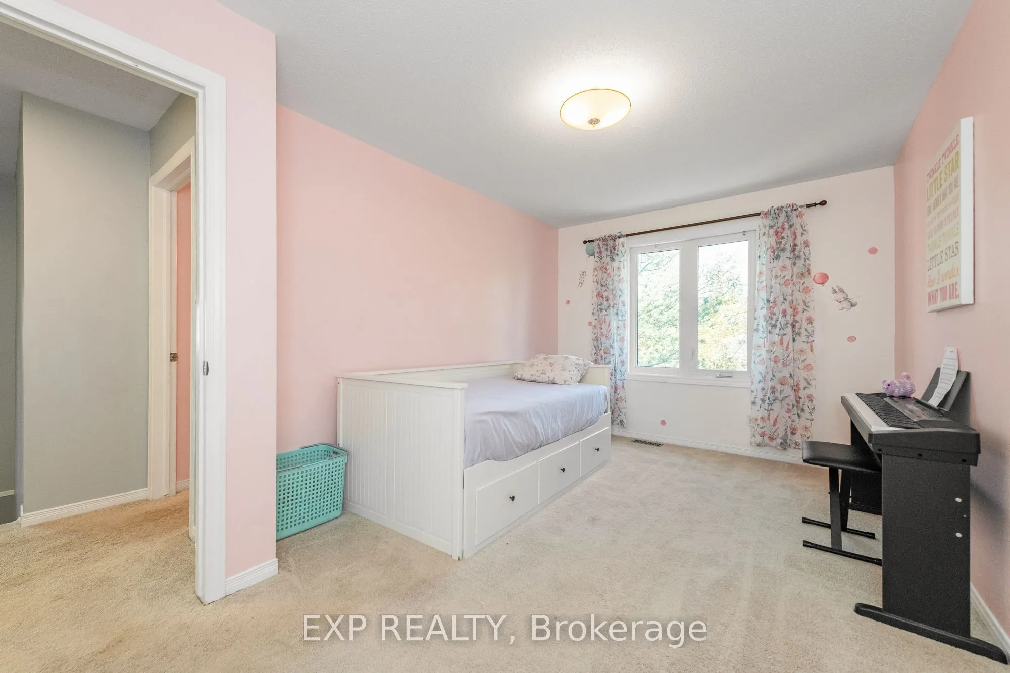 36 Meadowbreeze Drive