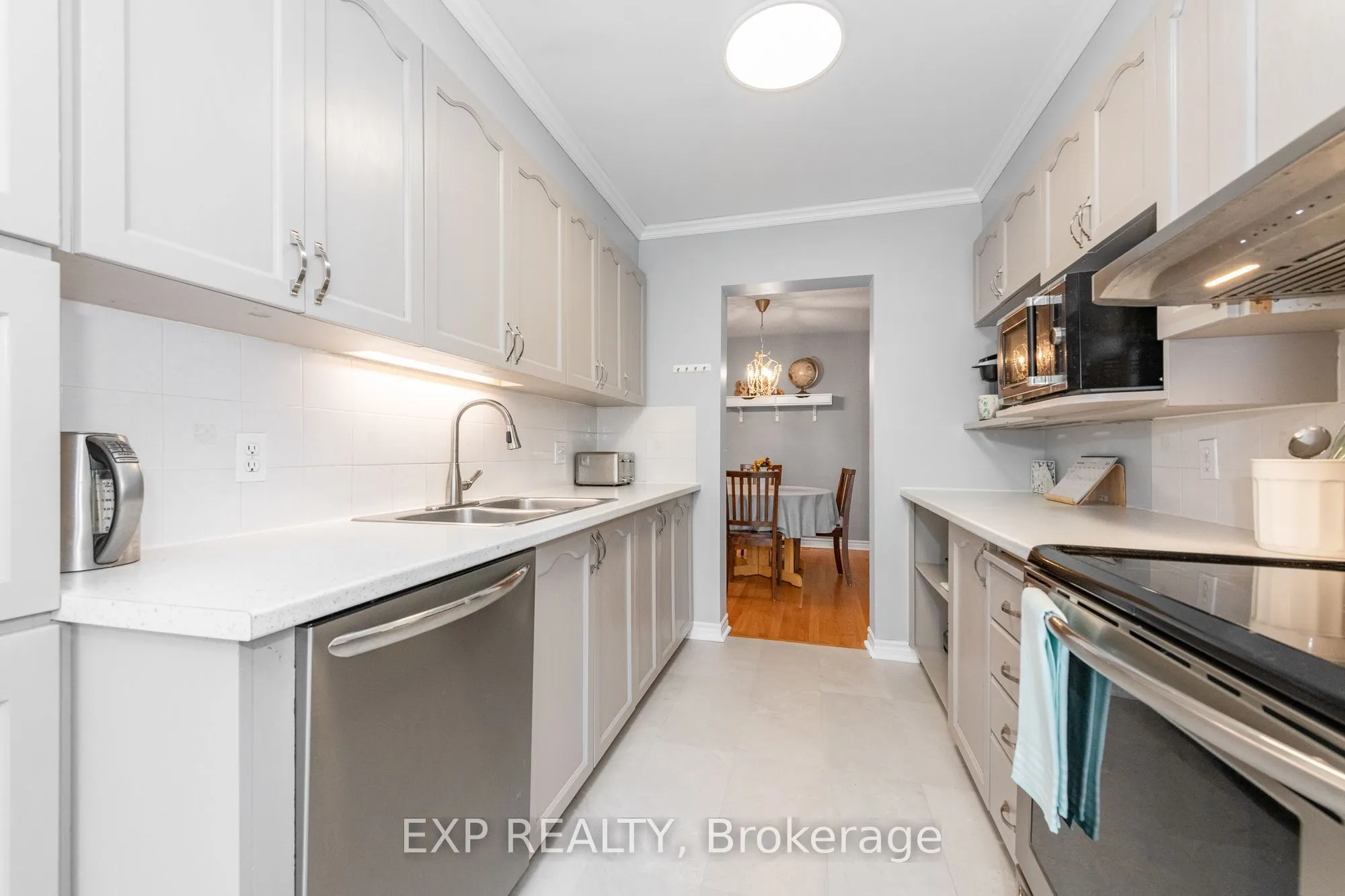 36 Meadowbreeze Drive