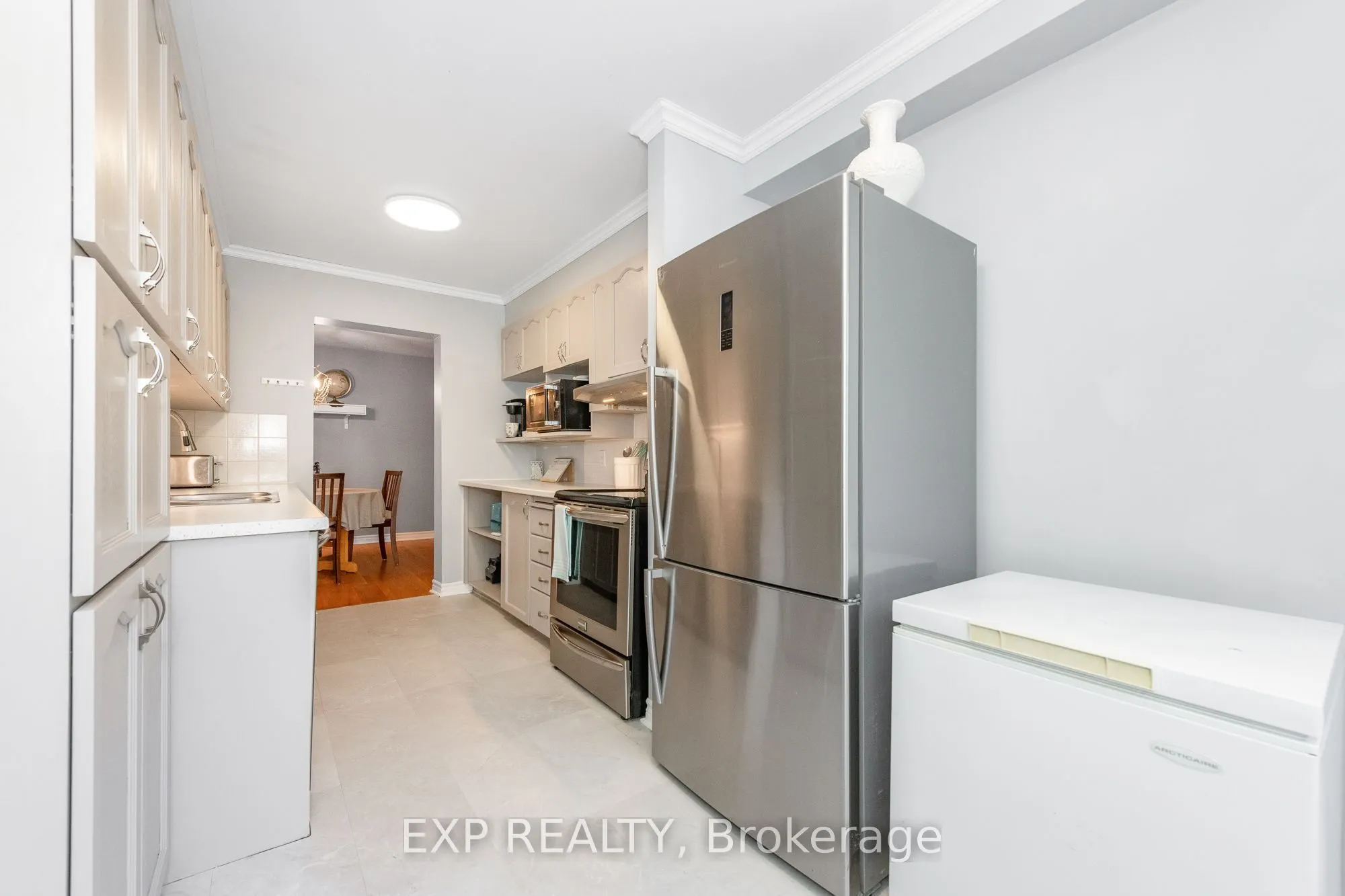 36 Meadowbreeze Drive