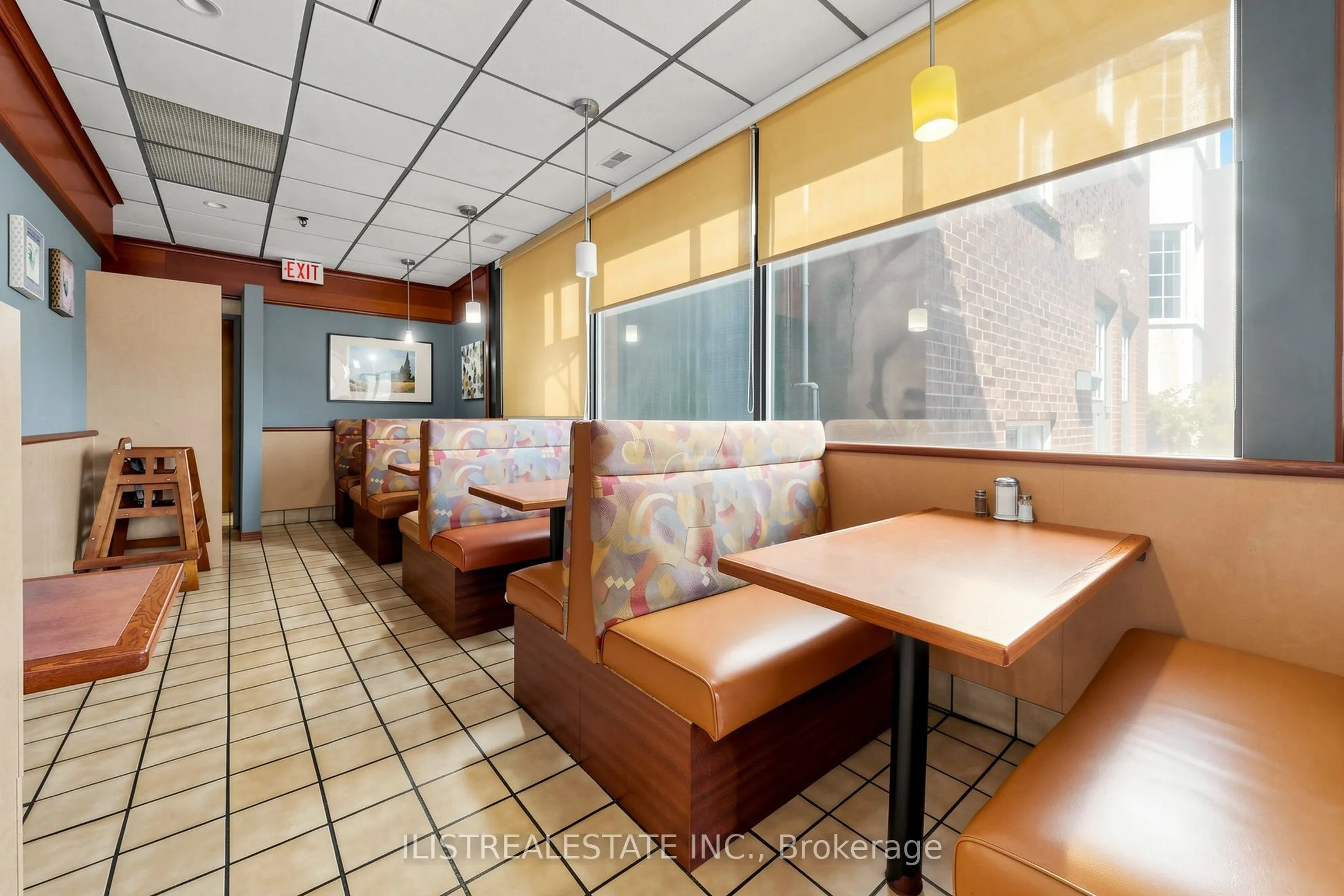 1520 Main Street W