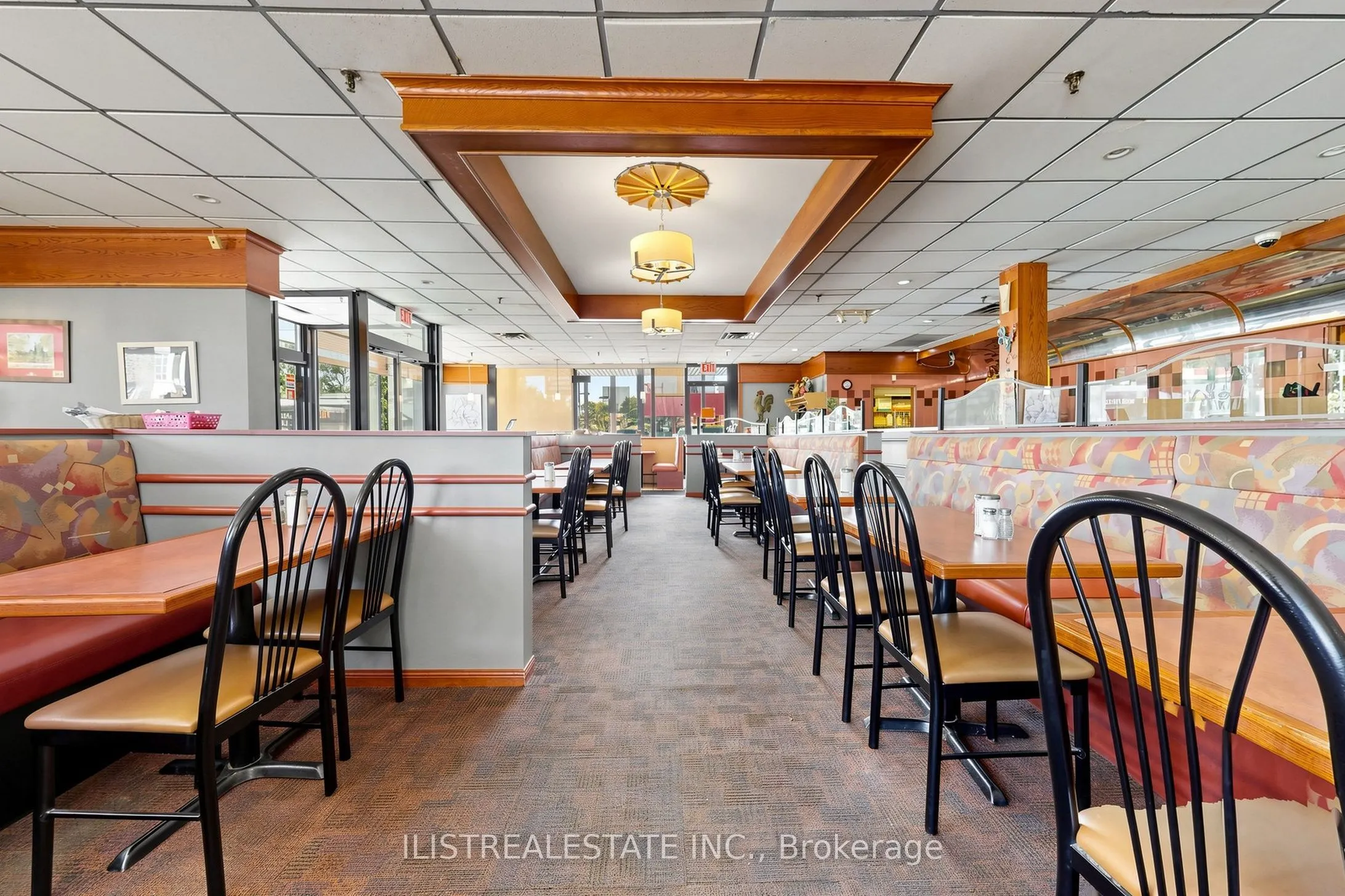 1520 Main Street W