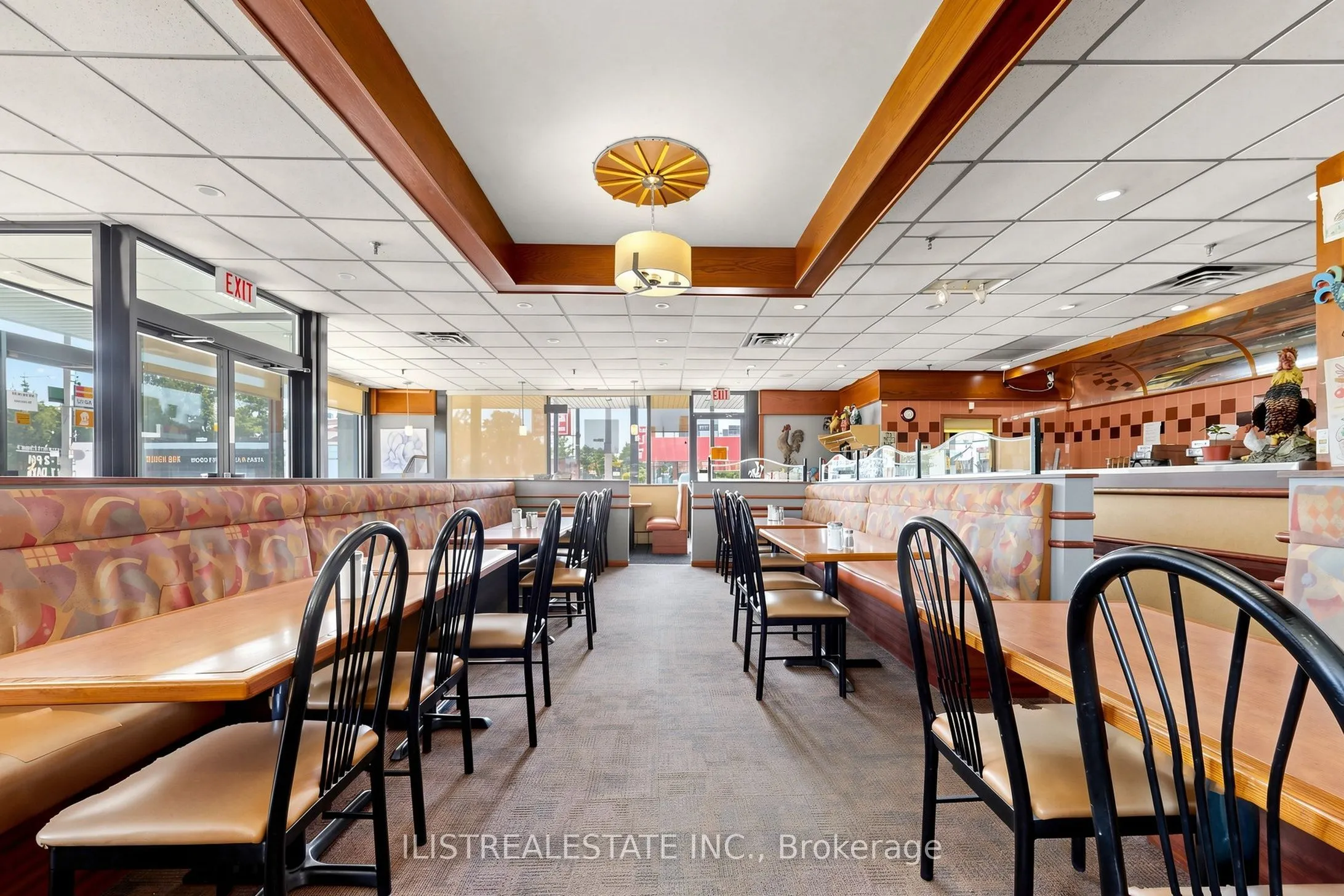 1520 Main Street W