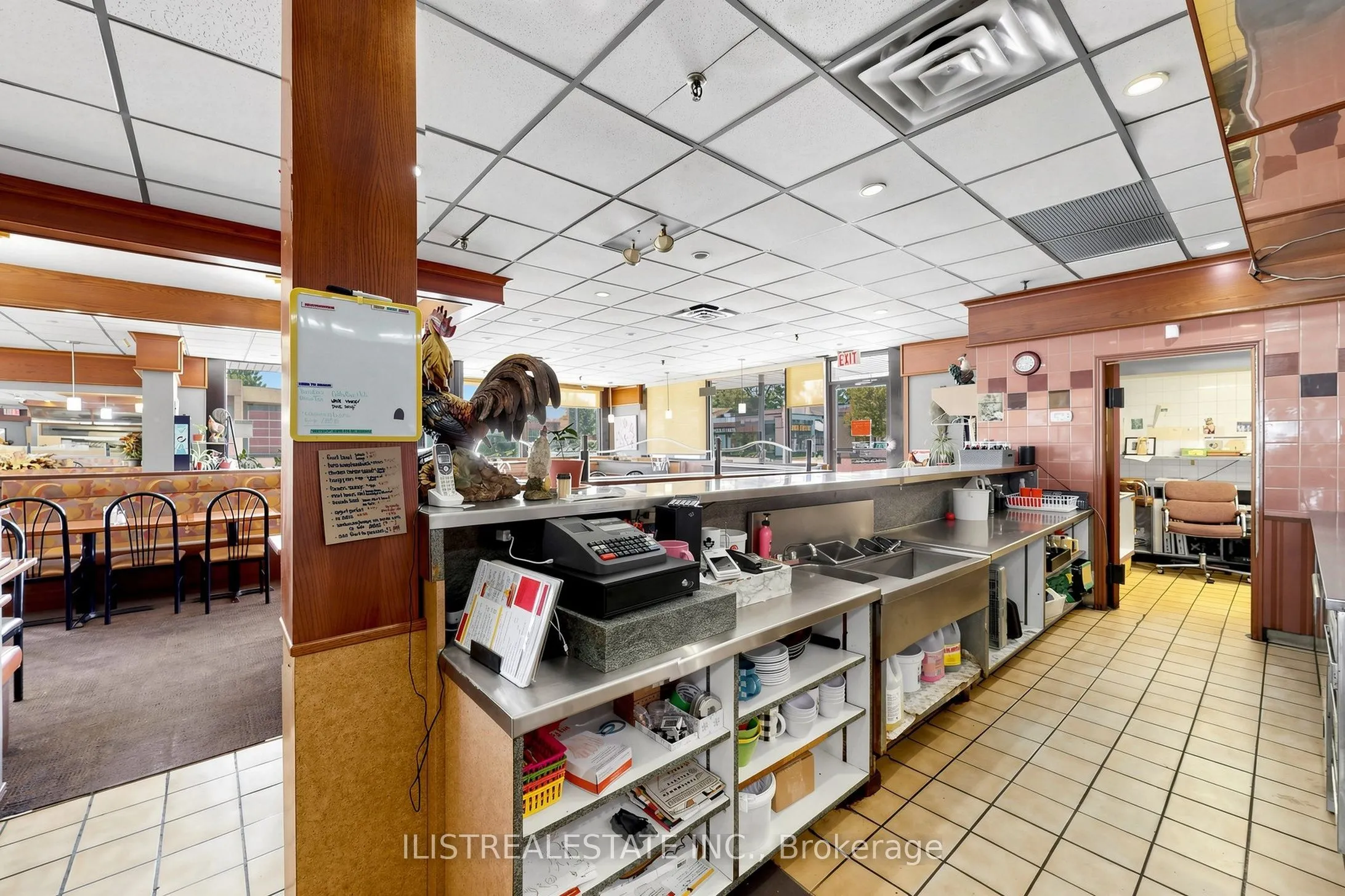 1520 Main Street W