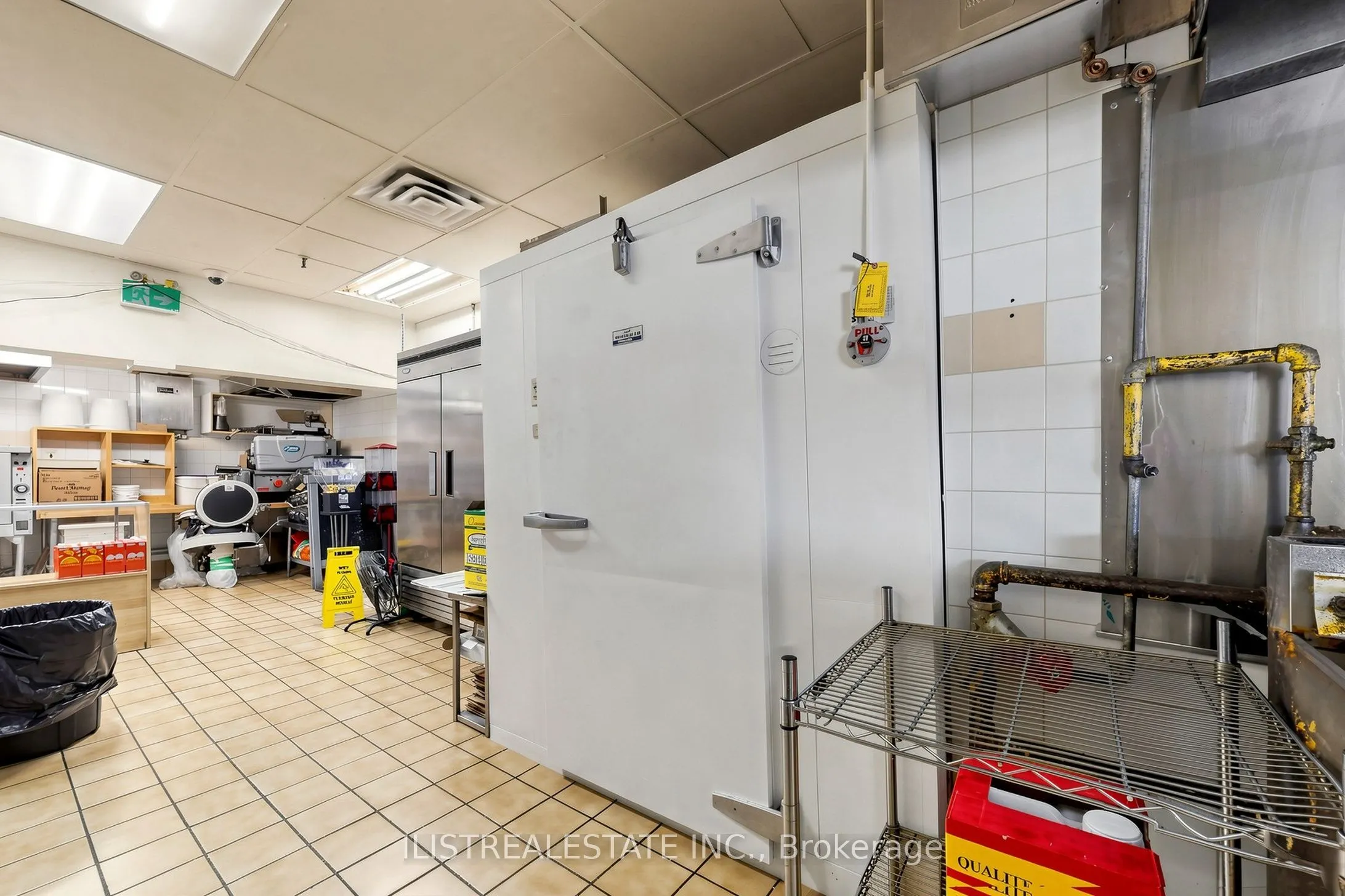 1520 Main Street W