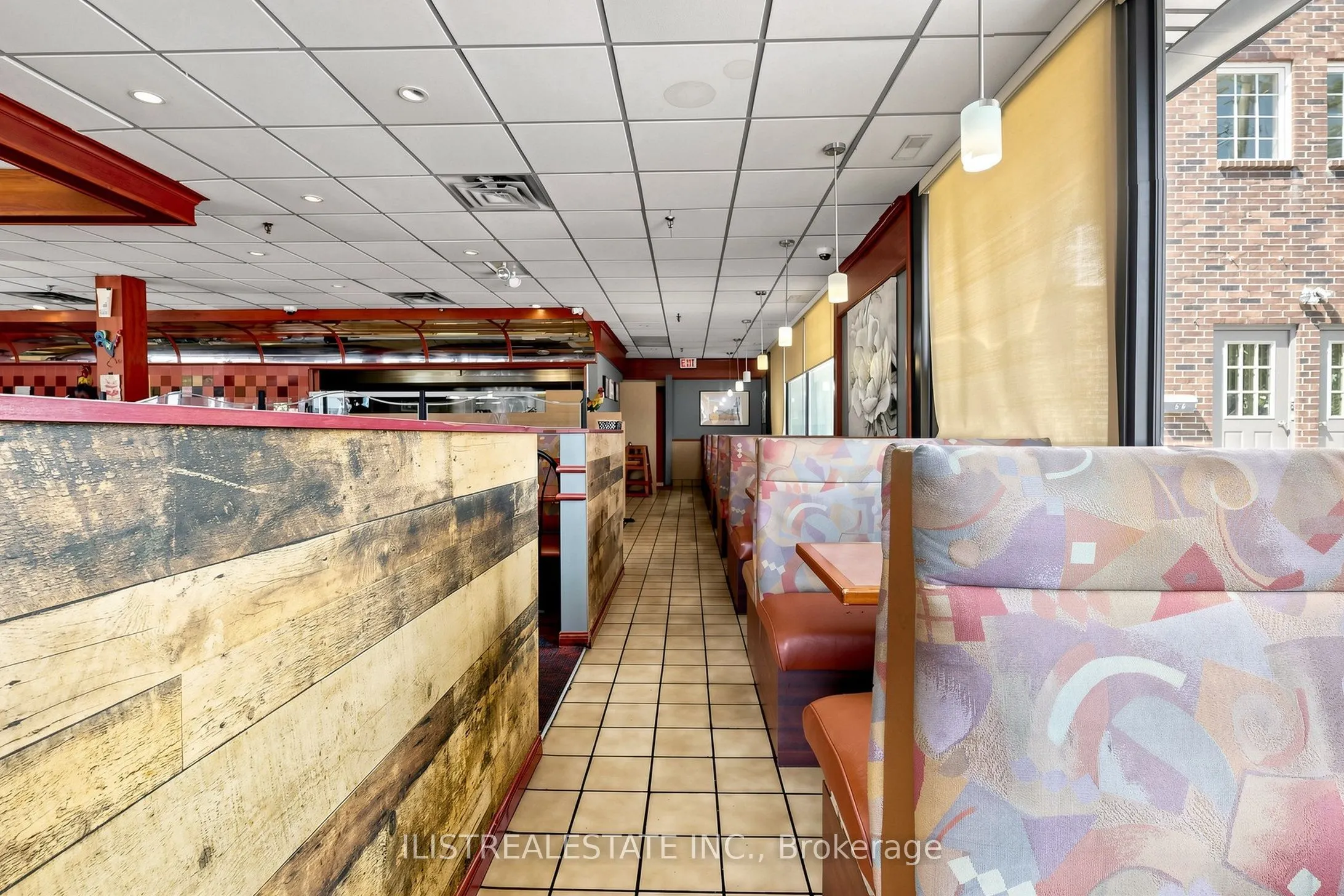 1520 Main Street W