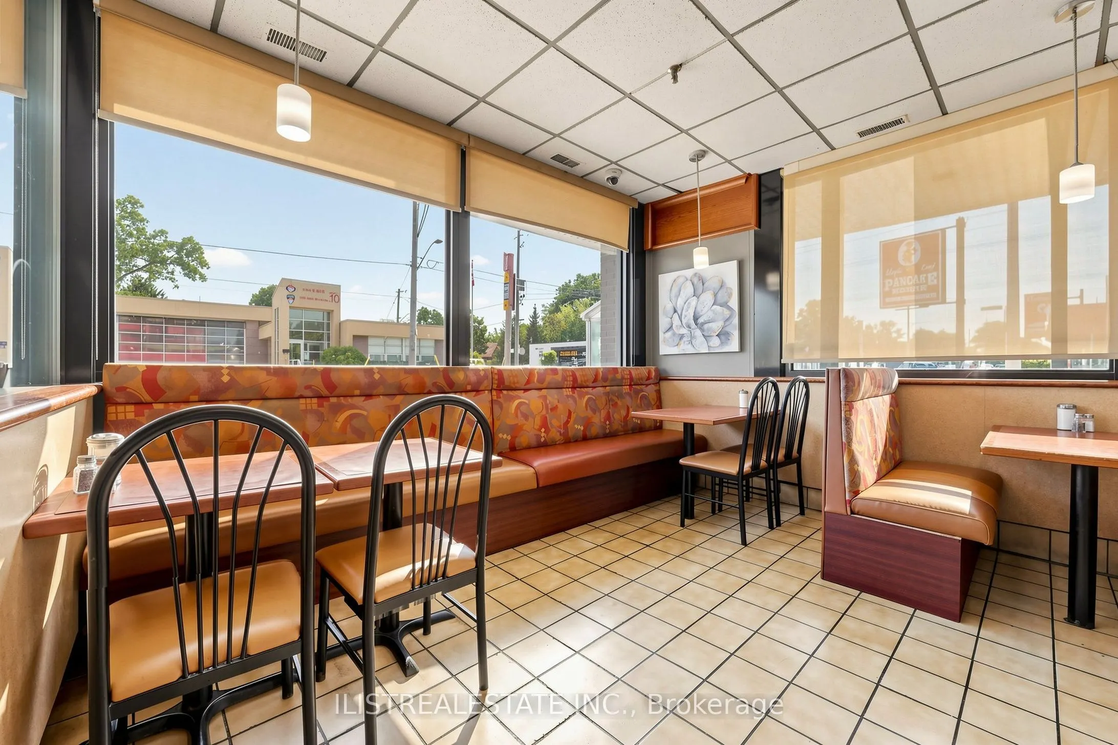 1520 Main Street W