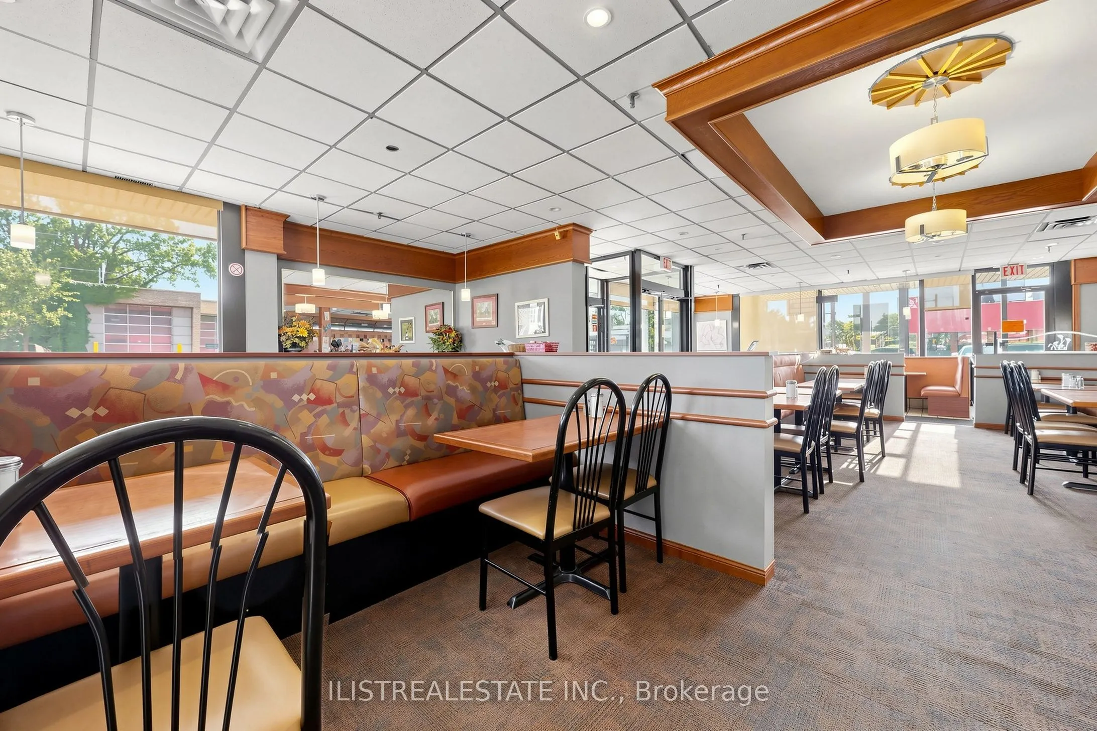 1520 Main Street W