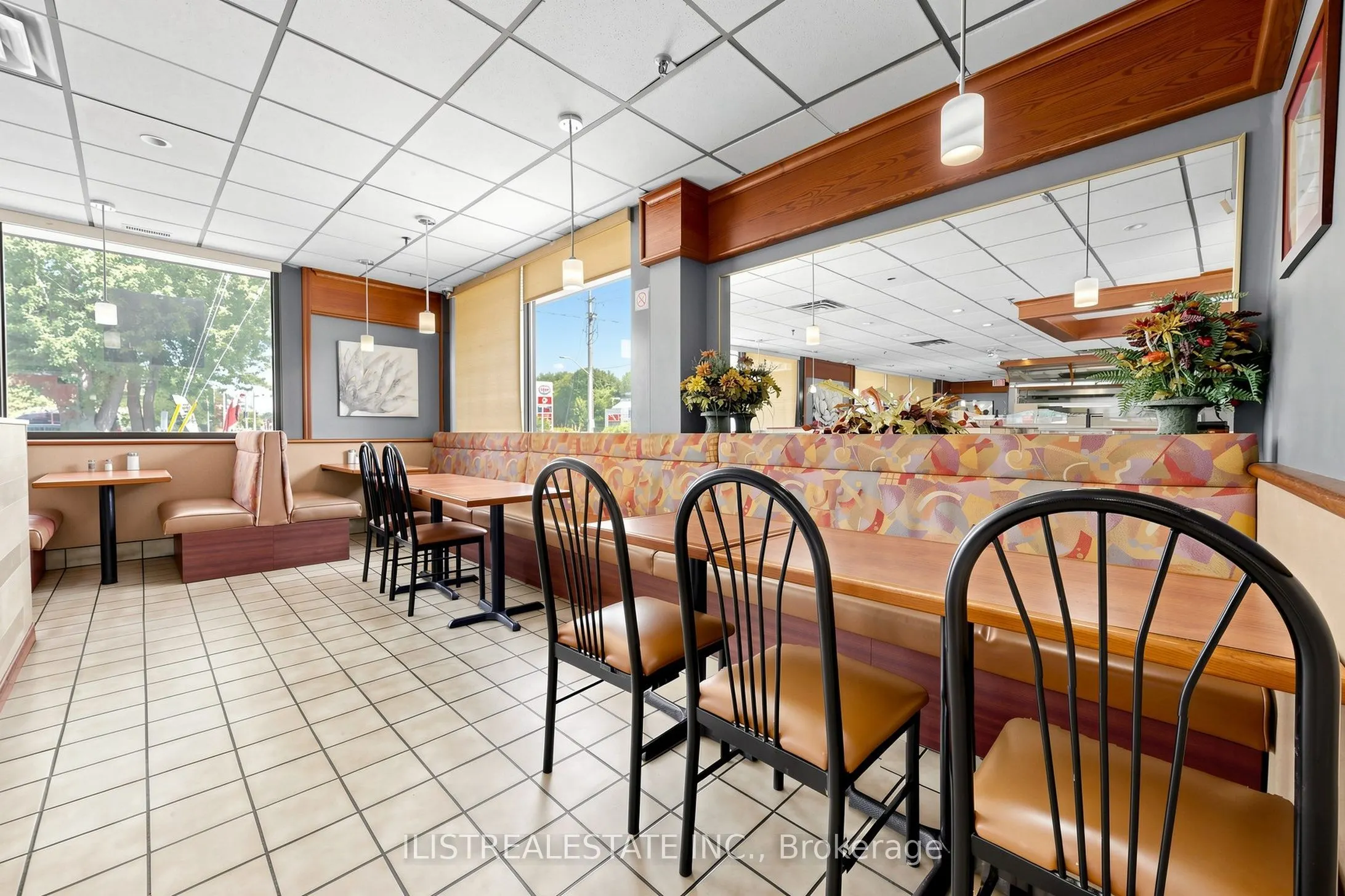 1520 Main Street W