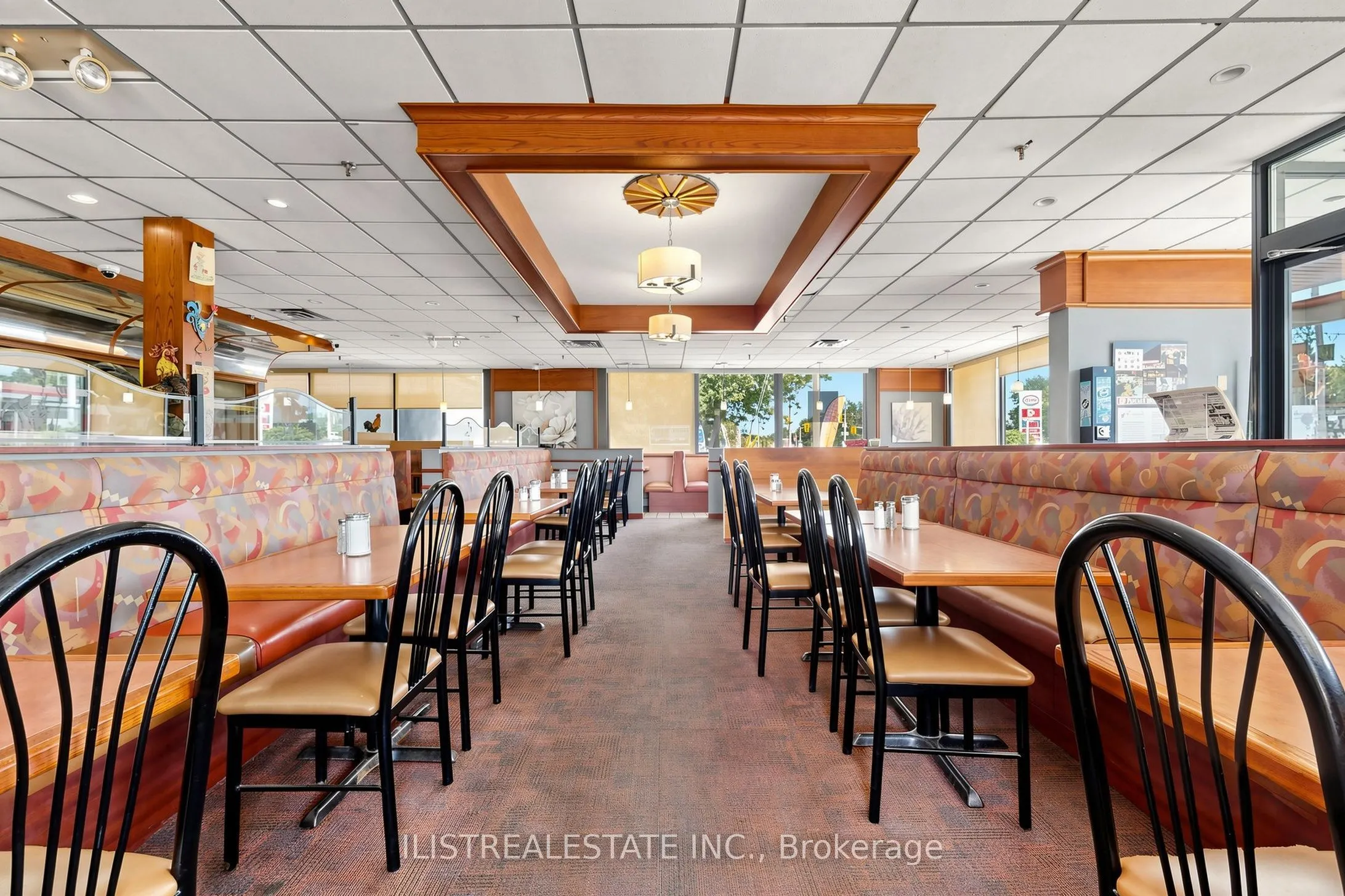 1520 Main Street W