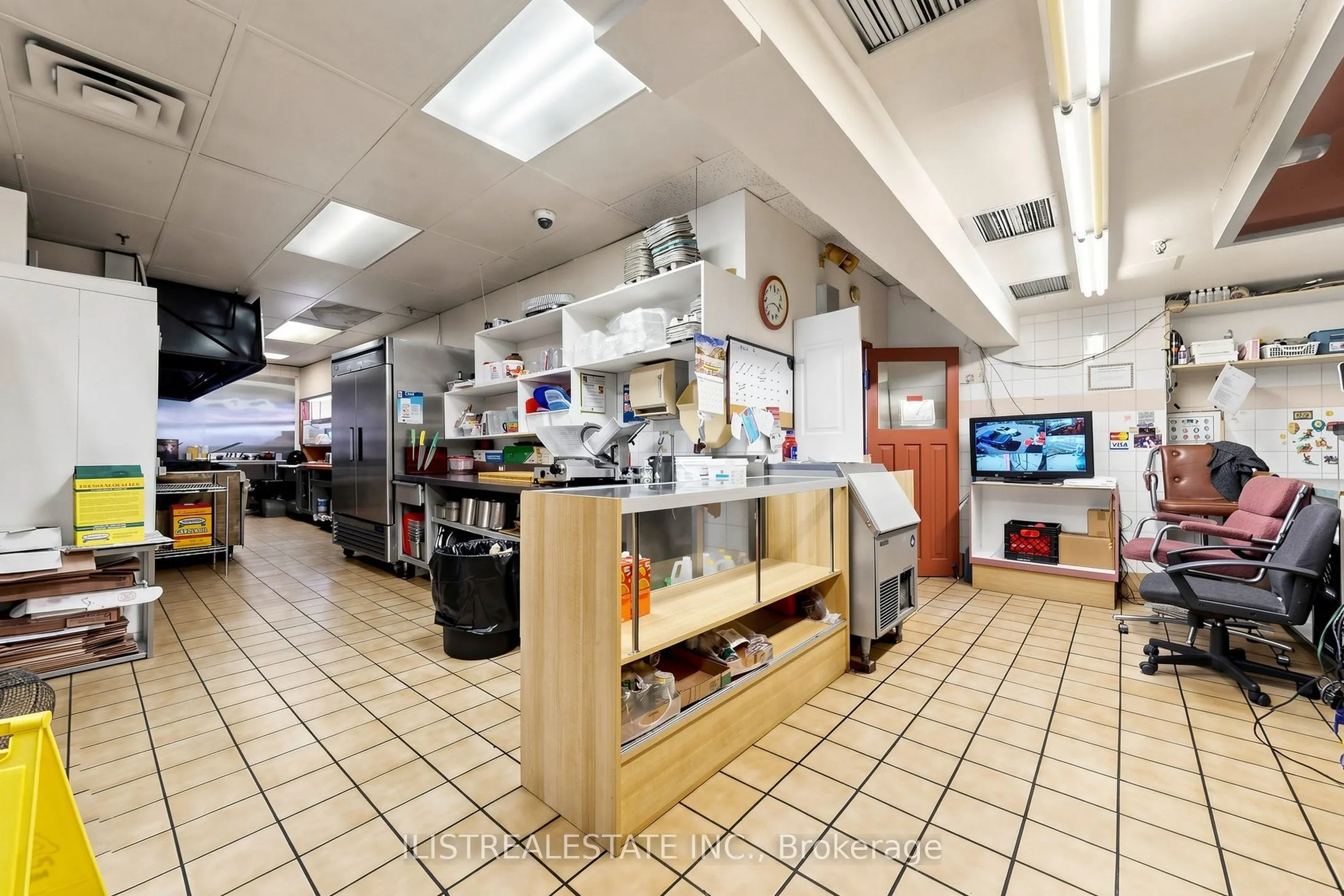 1520 Main Street W