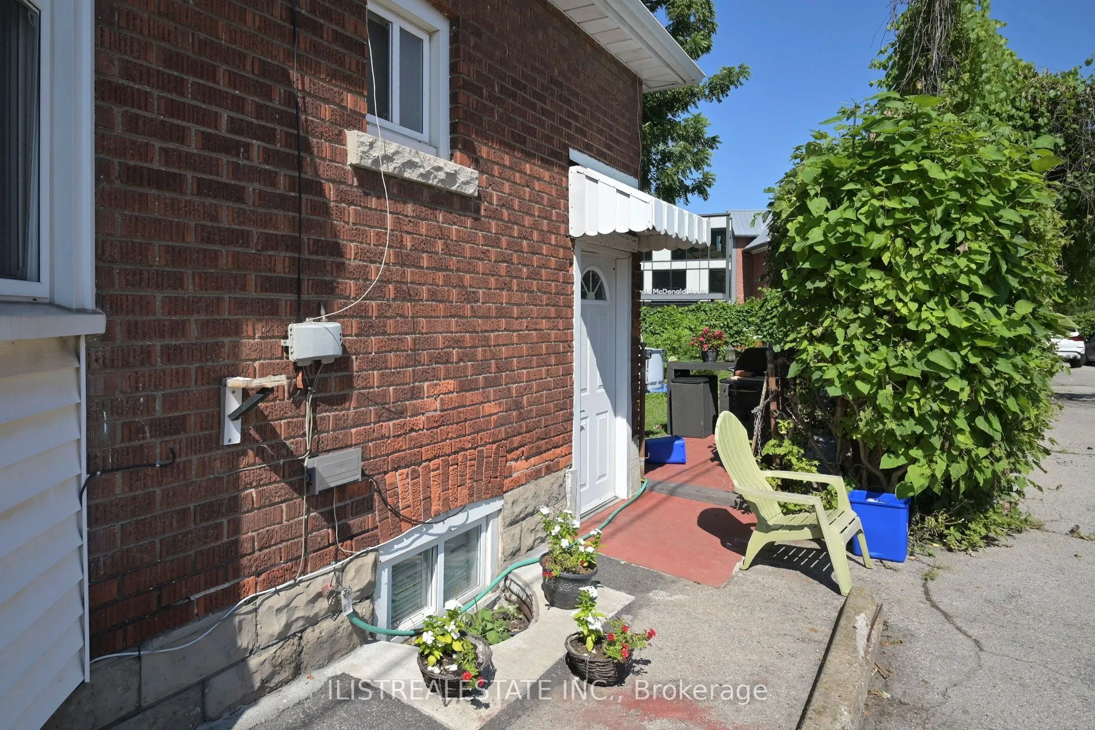 2 Norfolk Street N