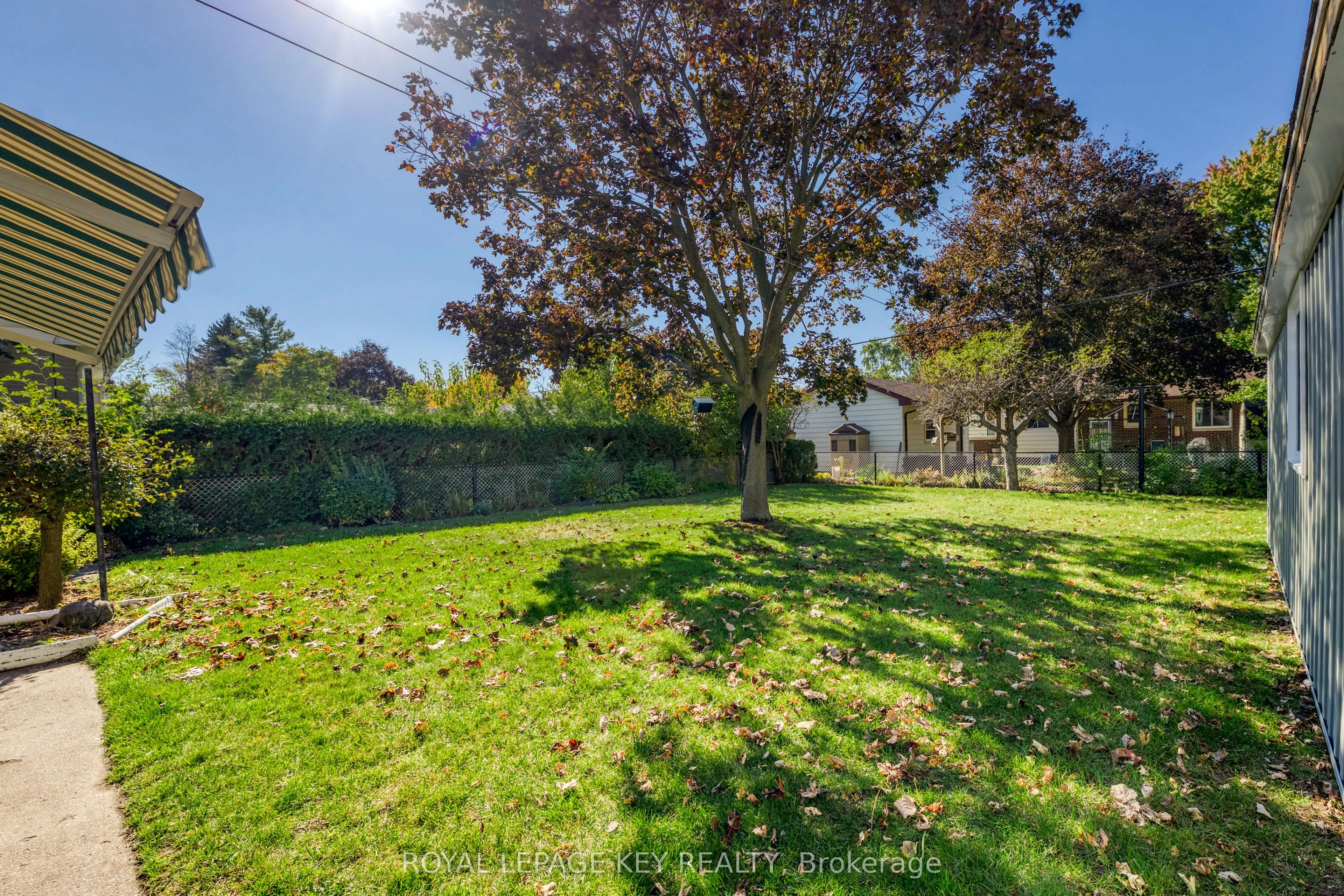 997 Hollands Avenue
