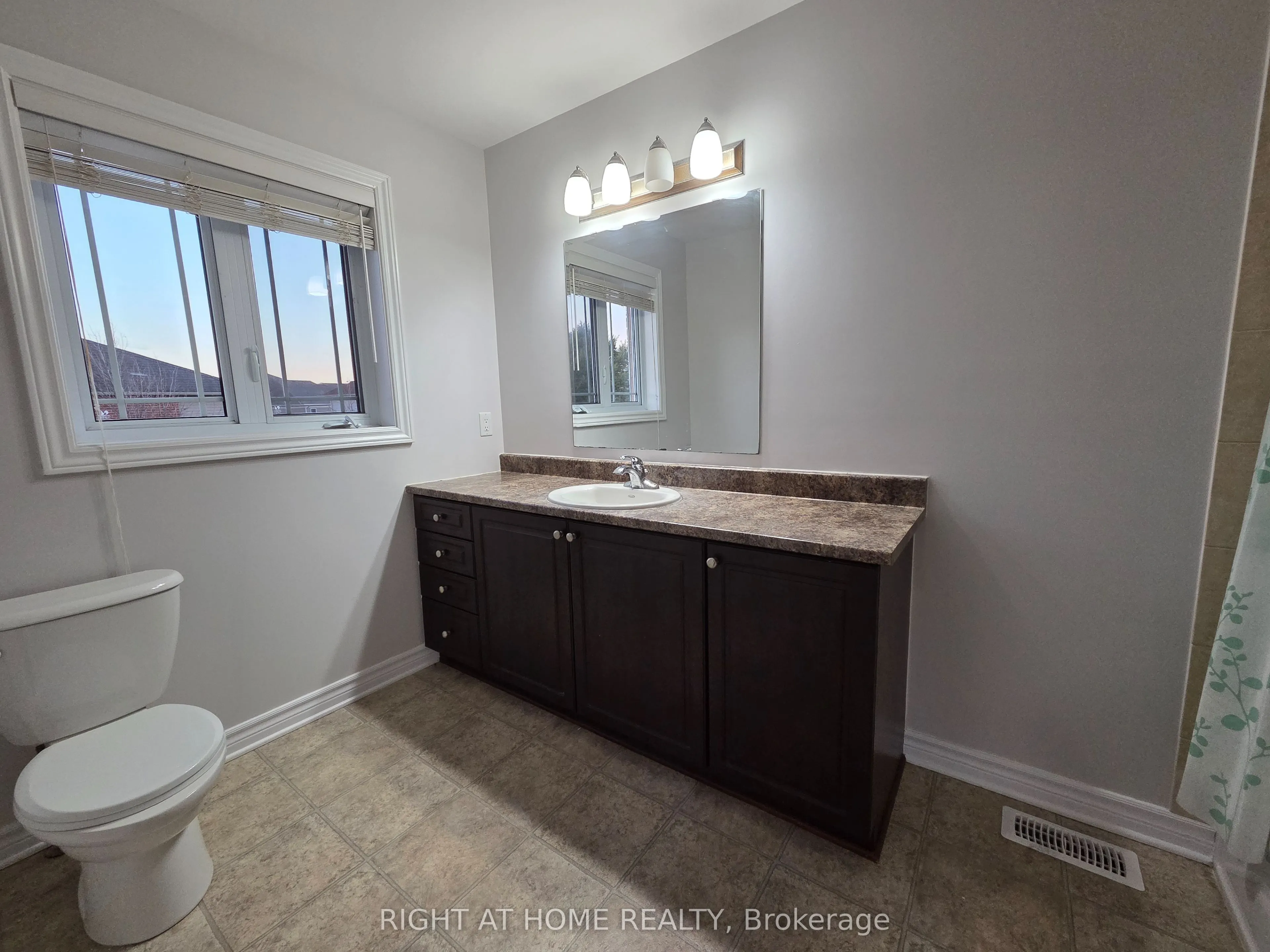 229 Leamington Way