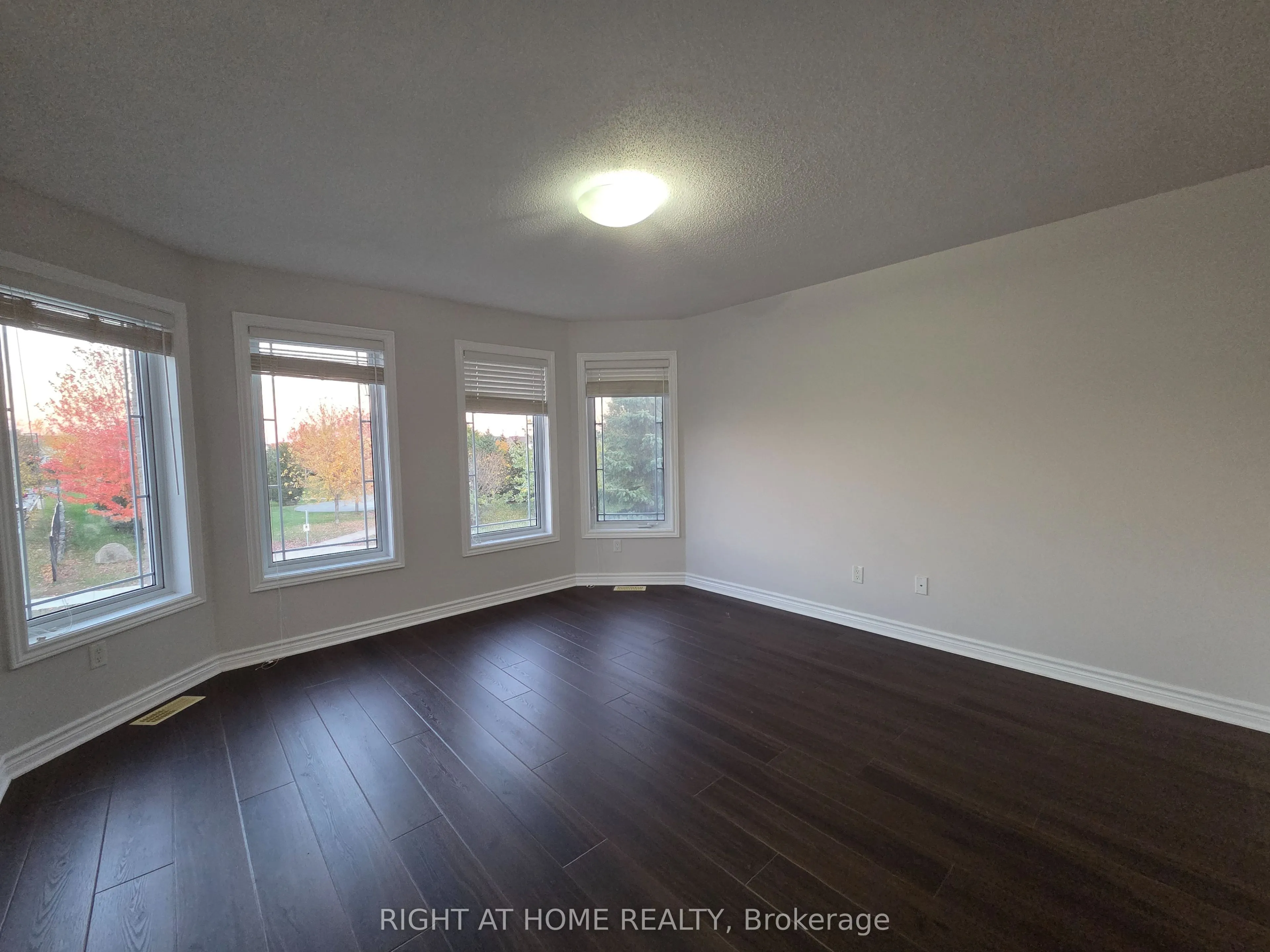 229 Leamington Way