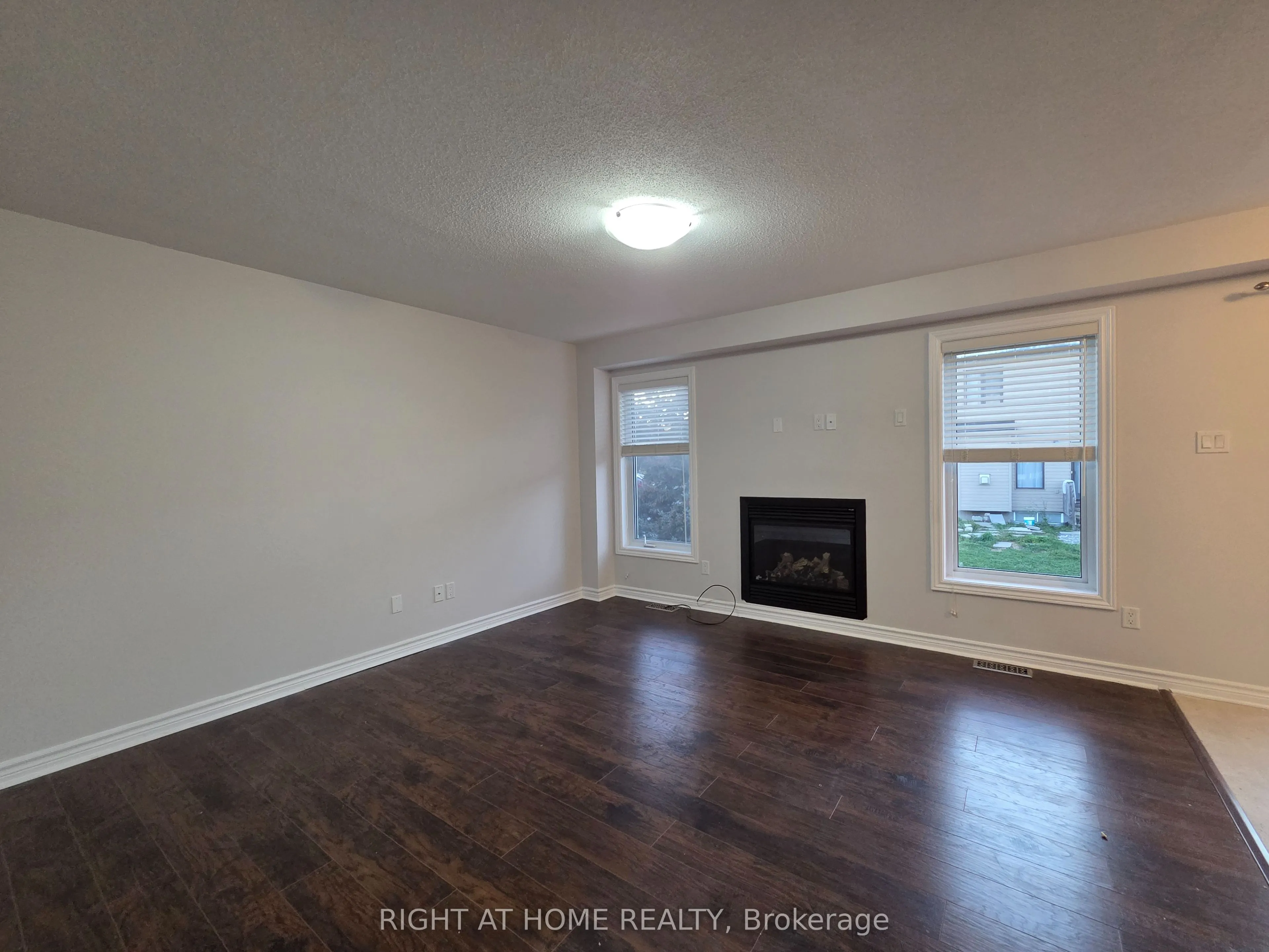 229 Leamington Way