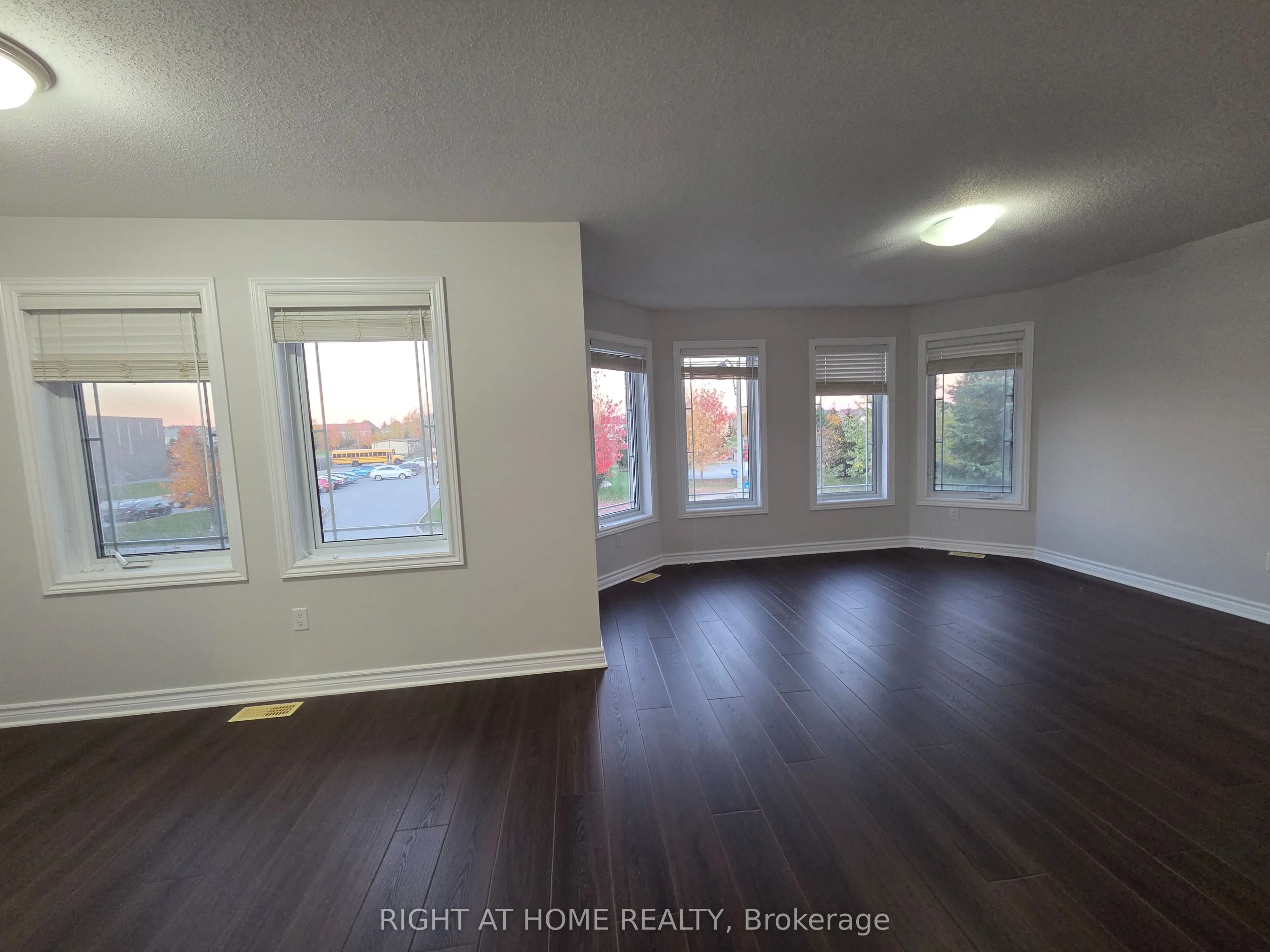 229 Leamington Way