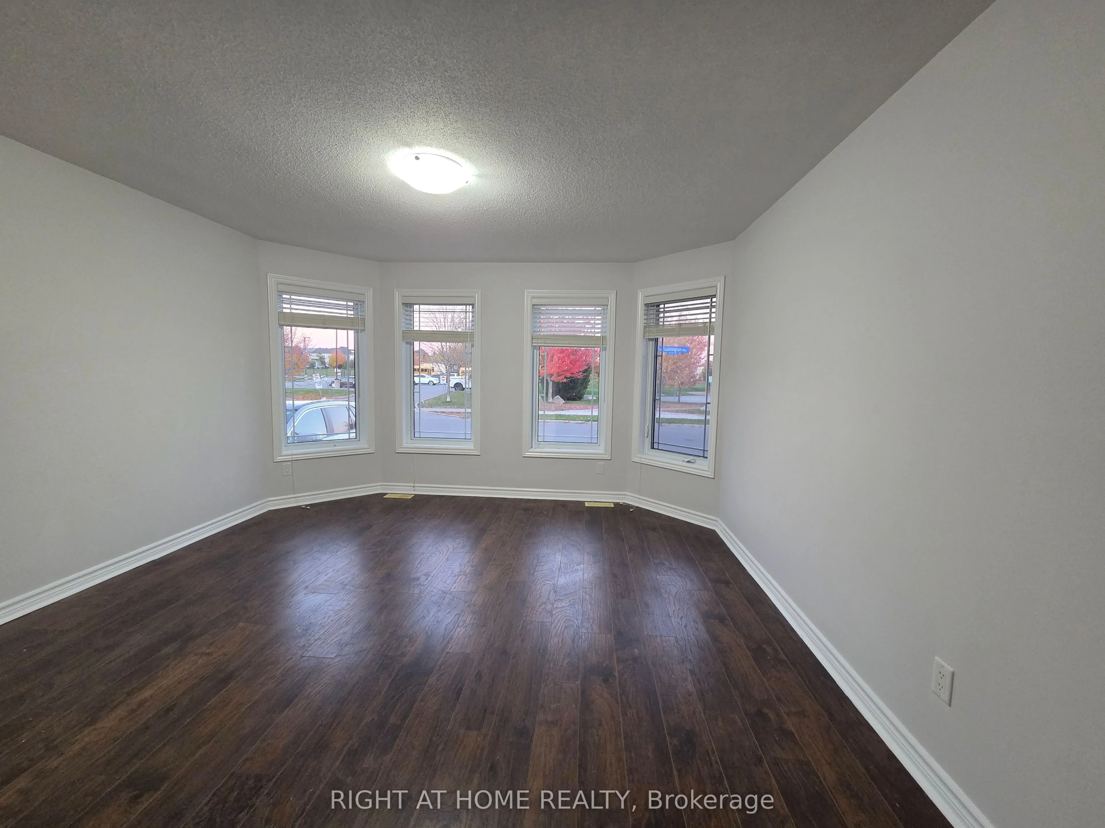 229 Leamington Way