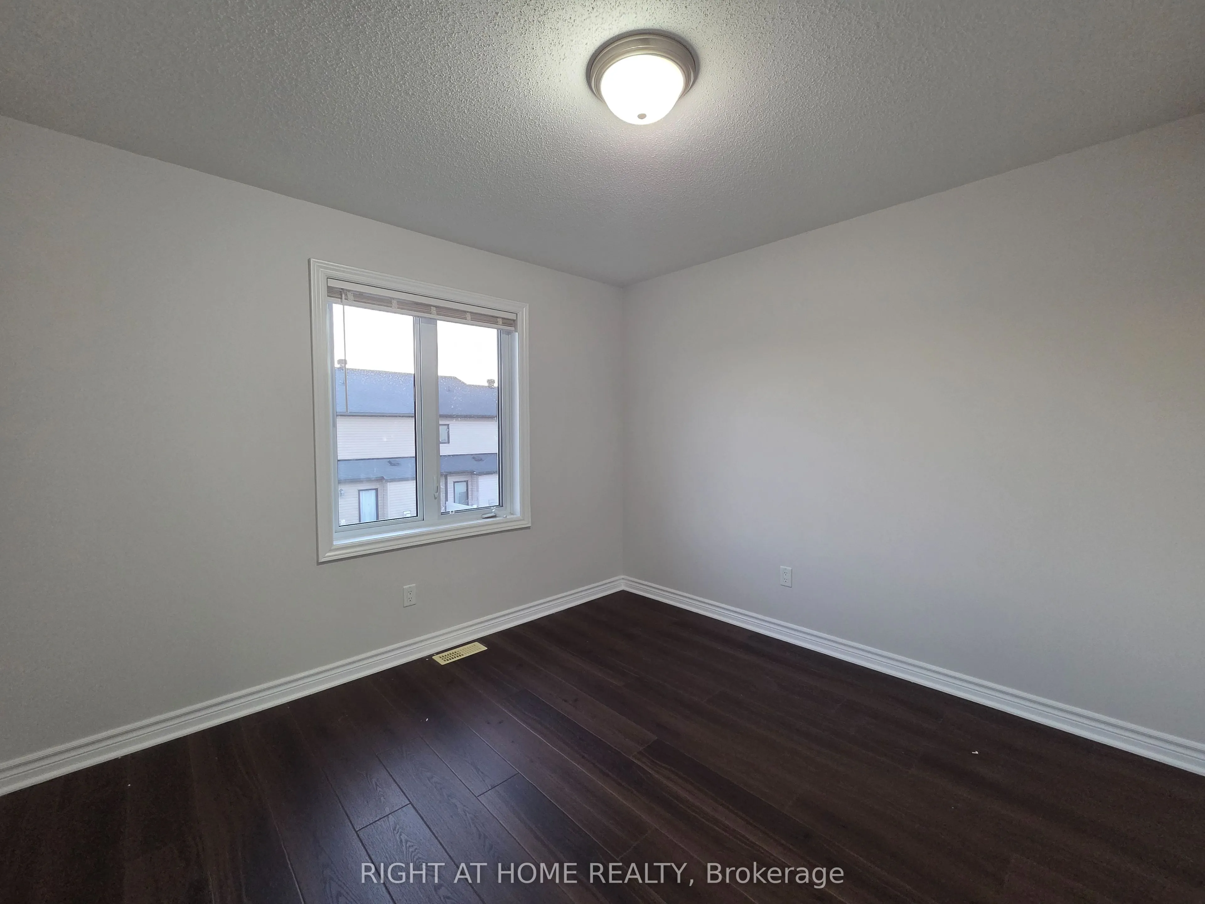229 Leamington Way
