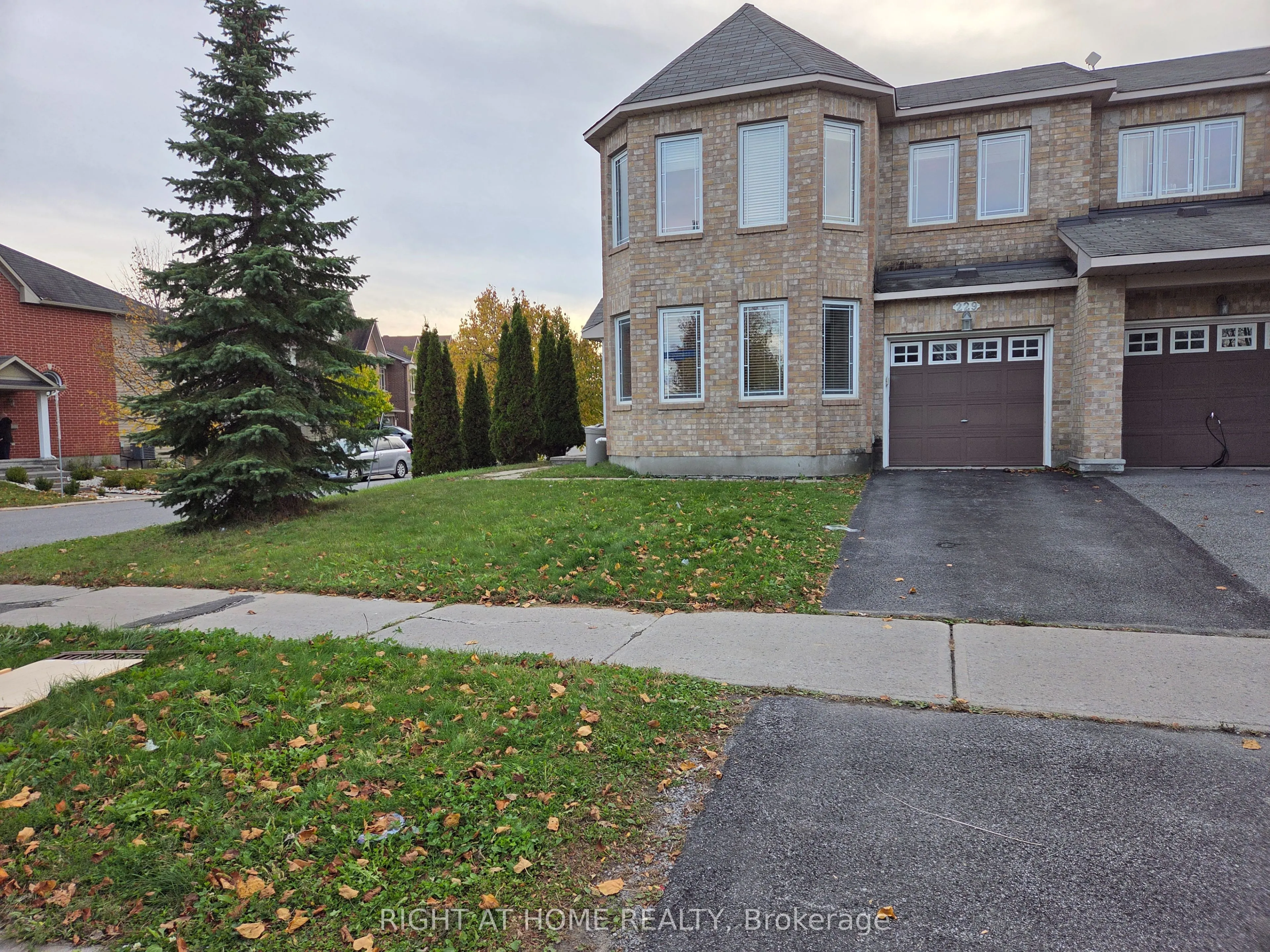 229 Leamington Way