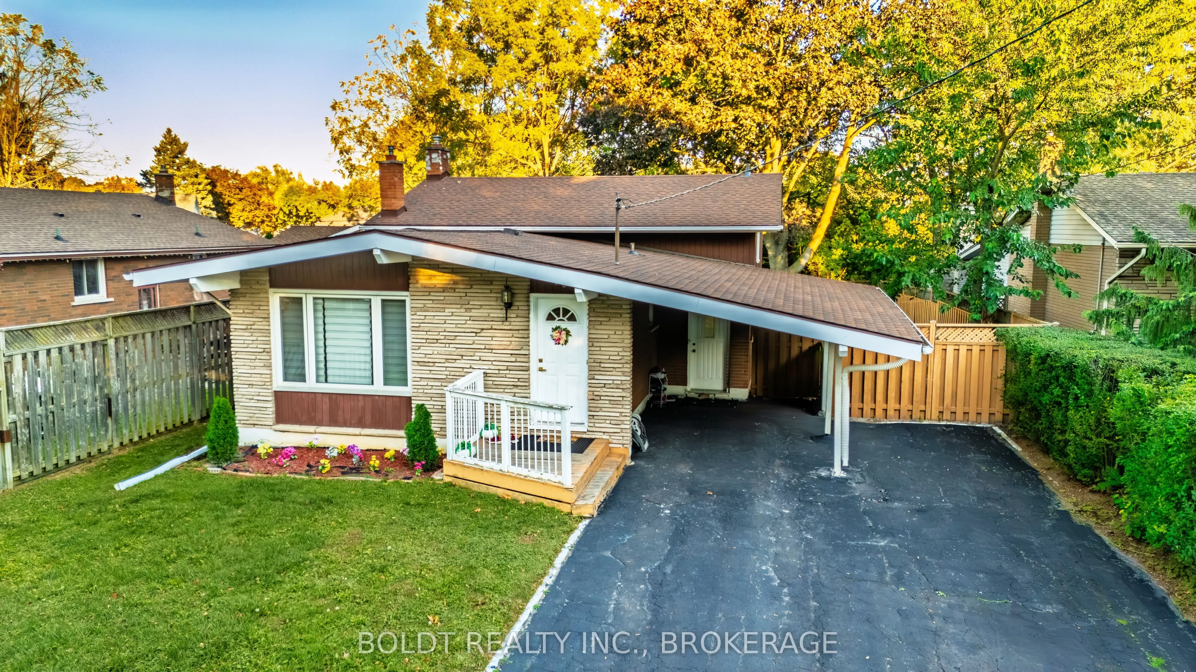 26 Leaside Drive