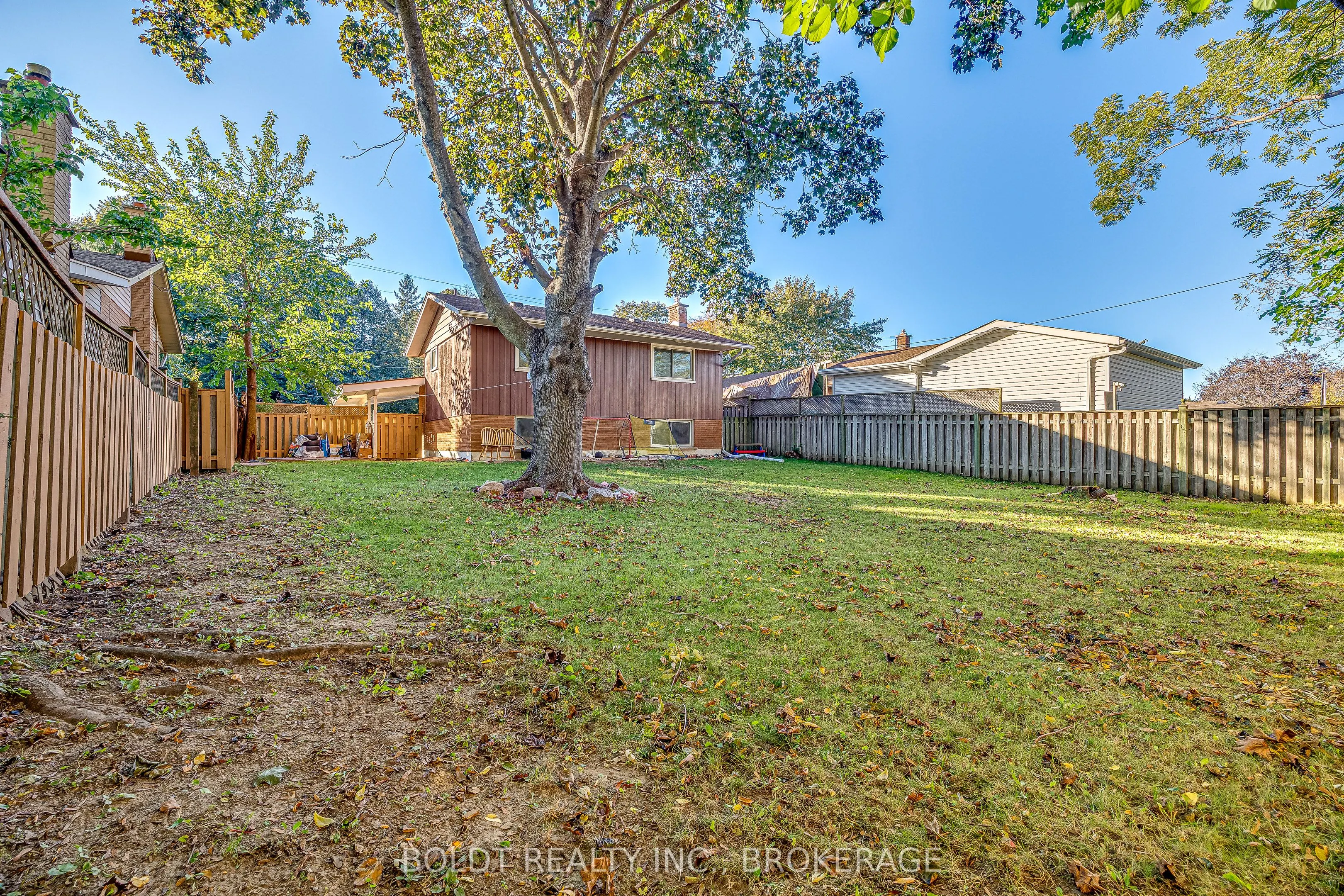26 Leaside Drive
