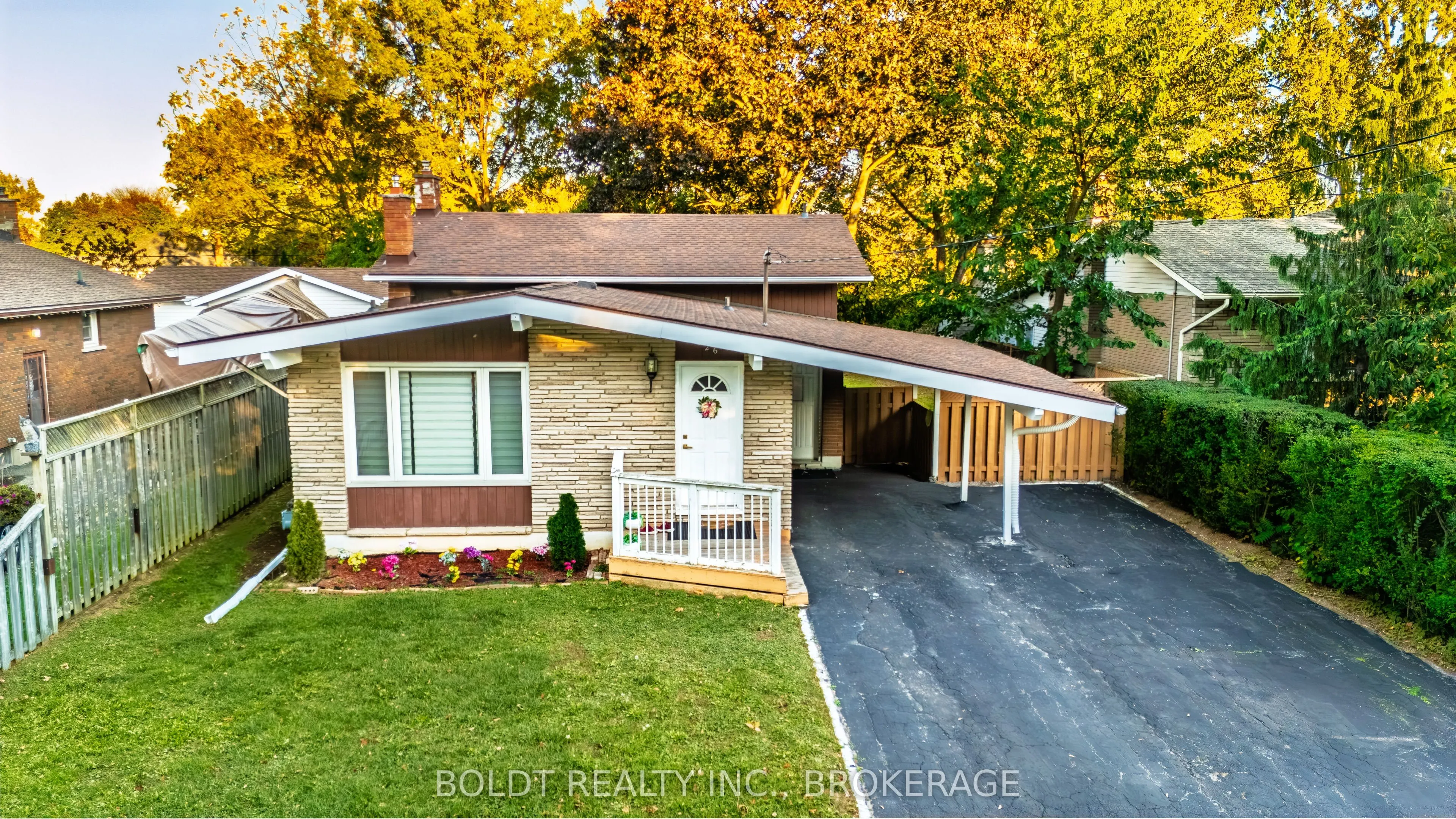 26 Leaside Drive