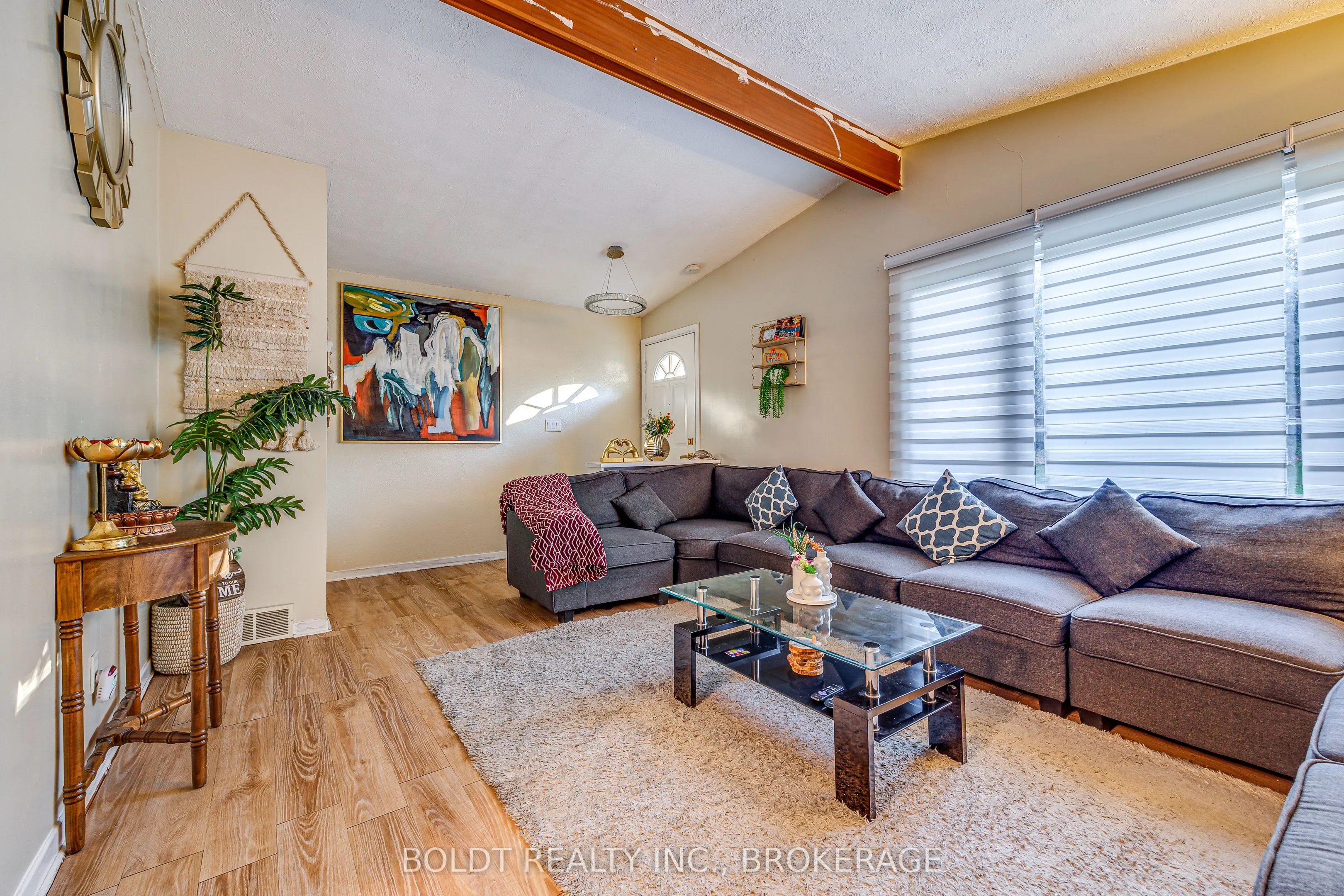 26 Leaside Drive