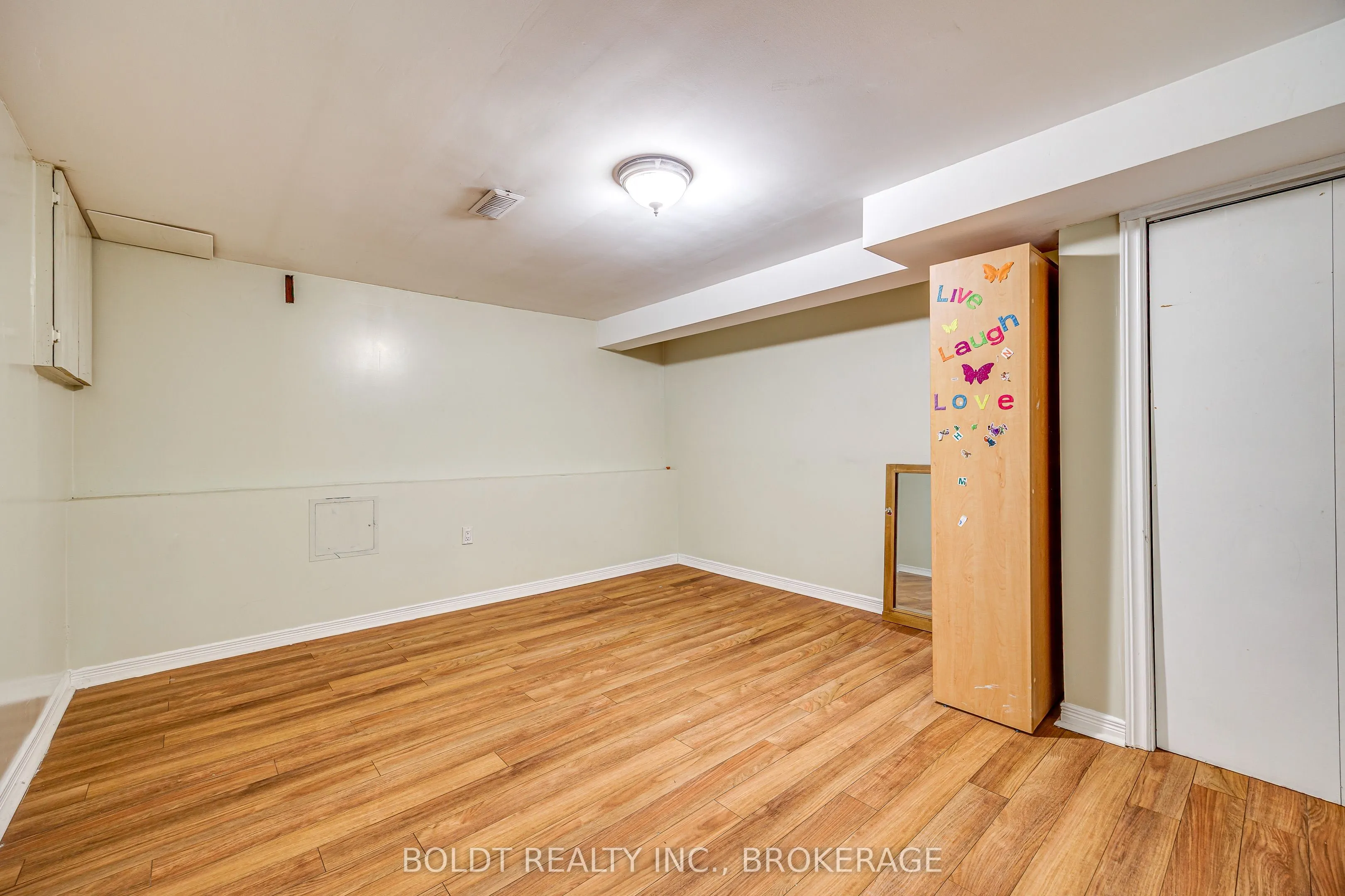 26 Leaside Drive