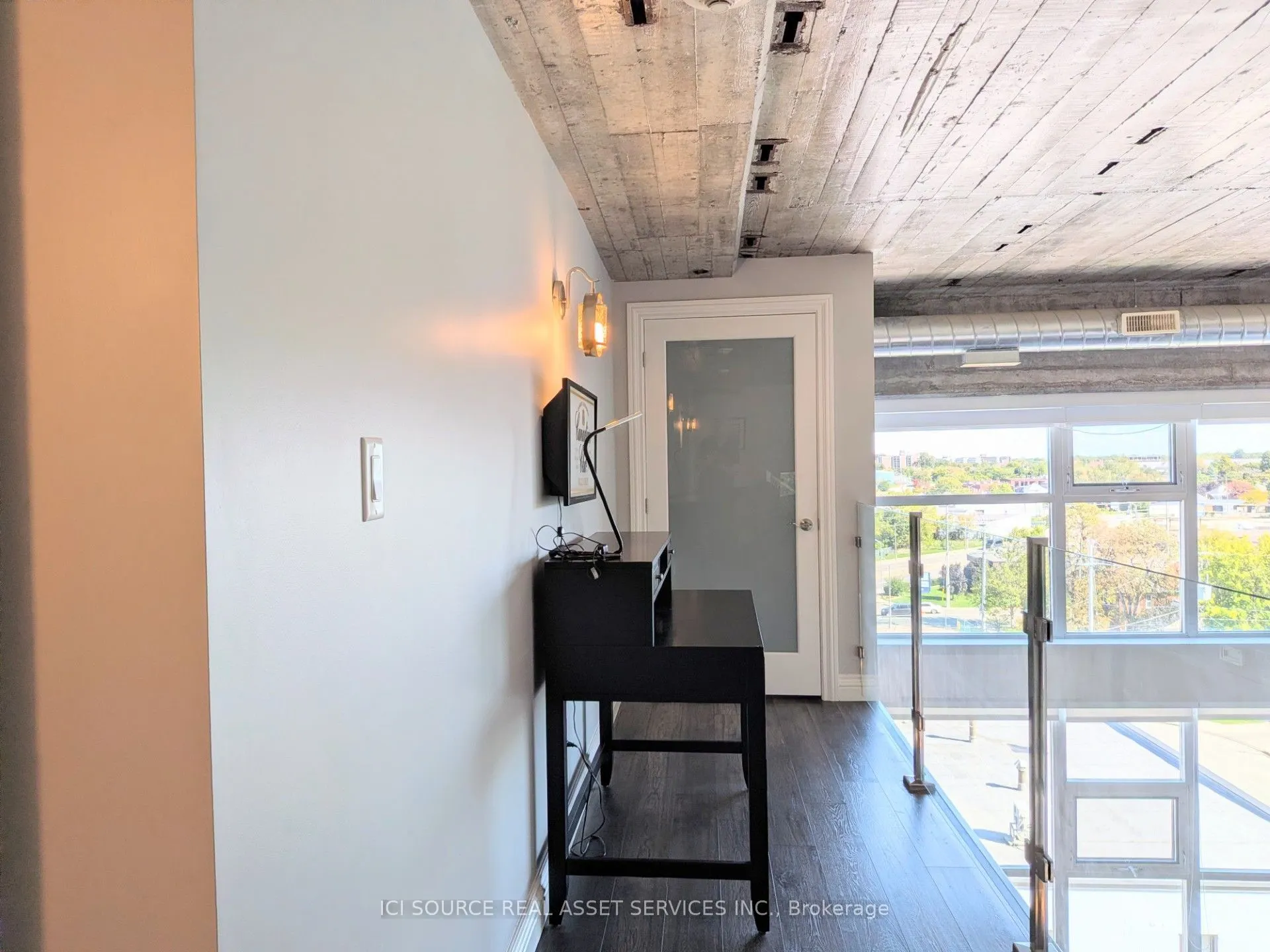 2175 Wyandotte Street E #404