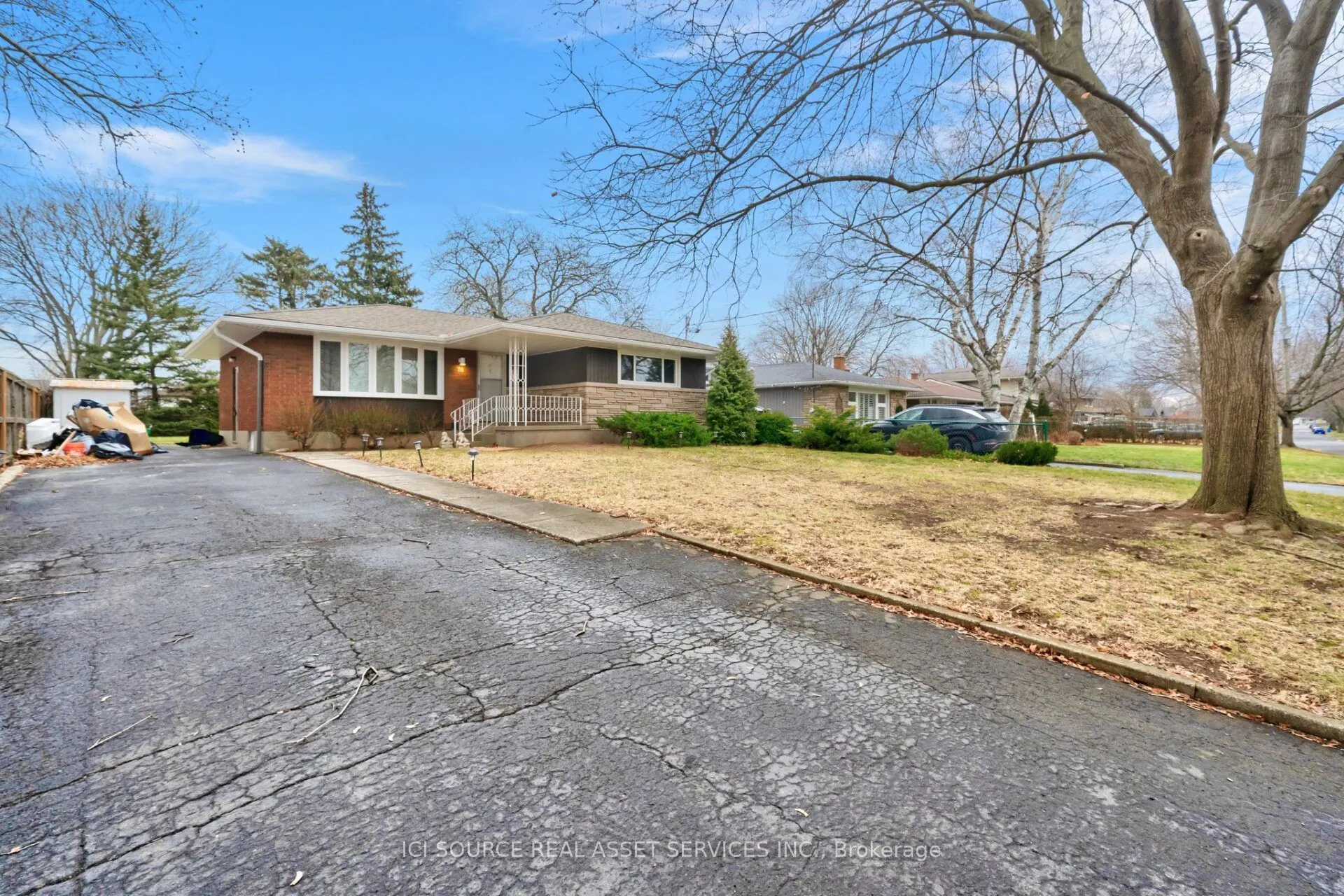 78 Leaside Drive #Lower