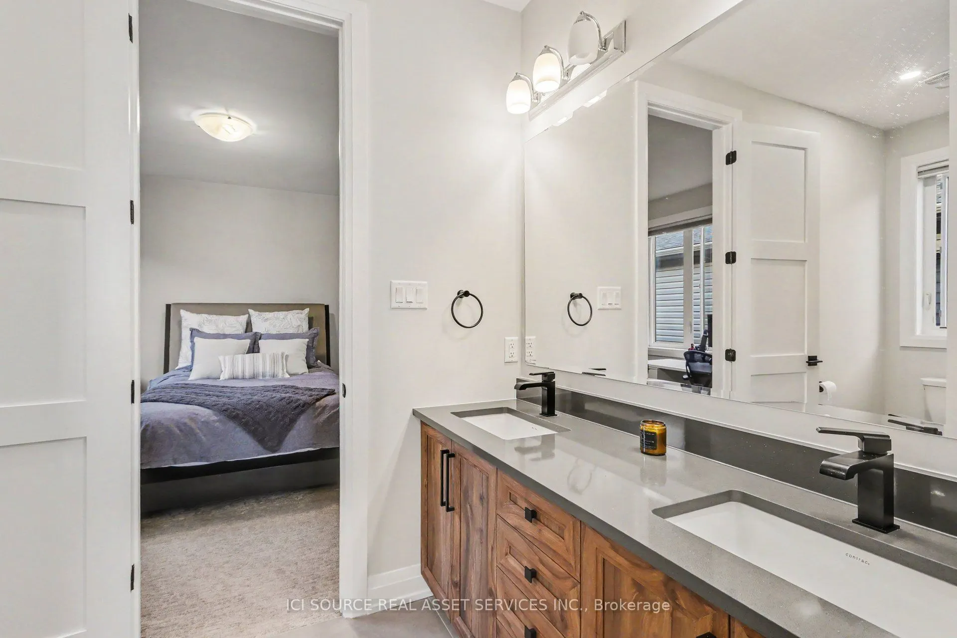 835 Companion Crescent