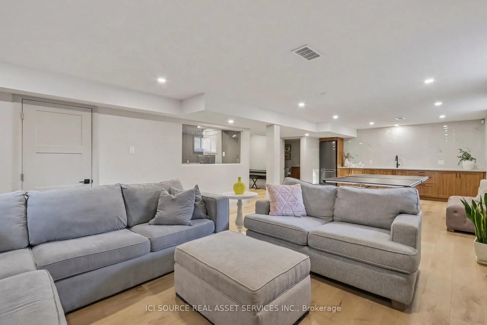 835 Companion Crescent