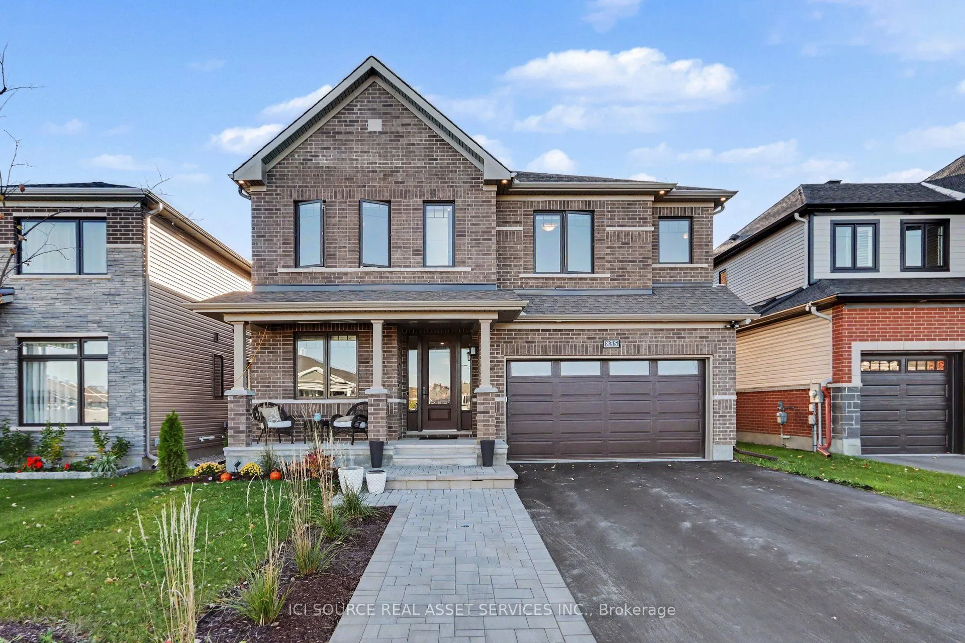 835 Companion Crescent