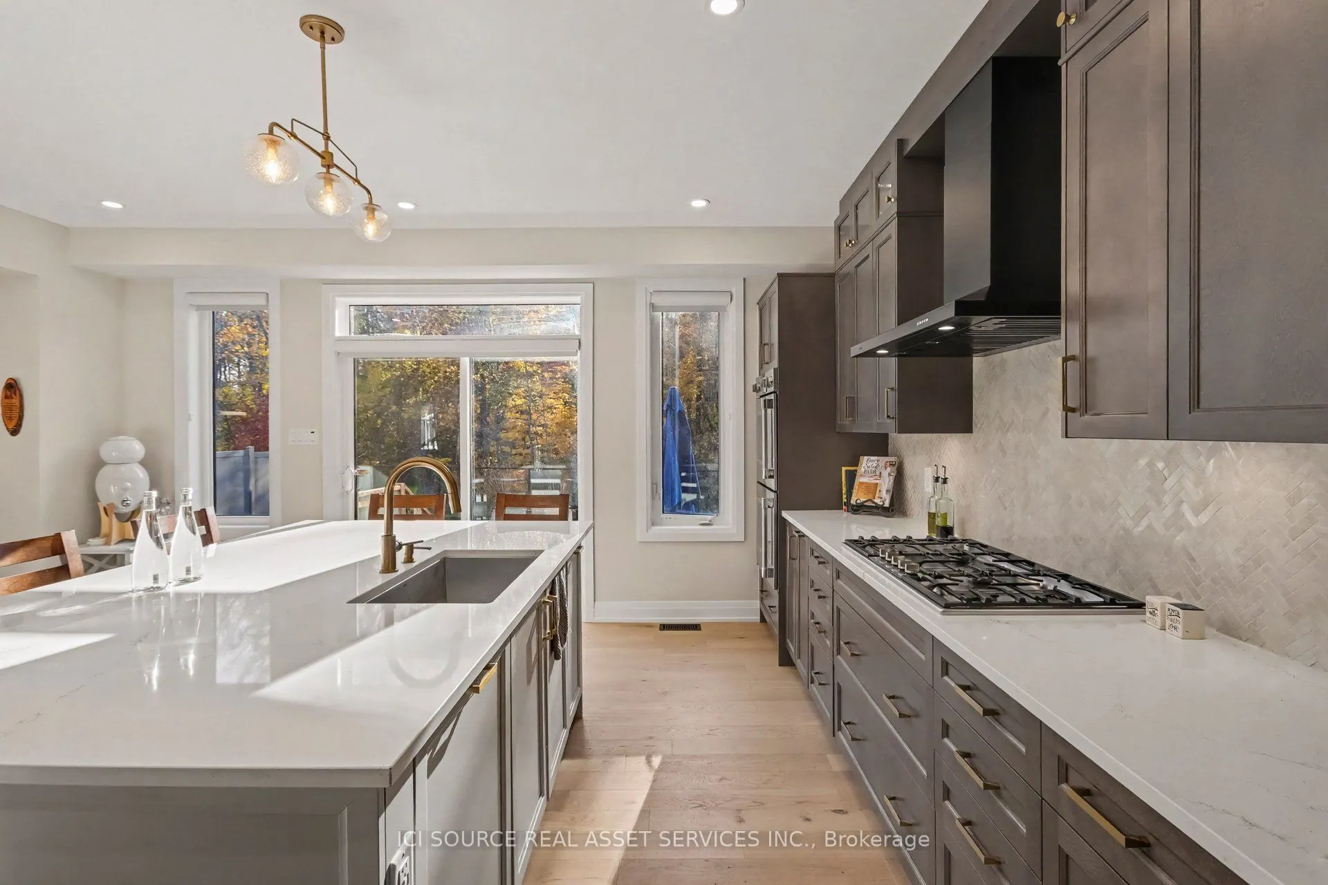 835 Companion Crescent