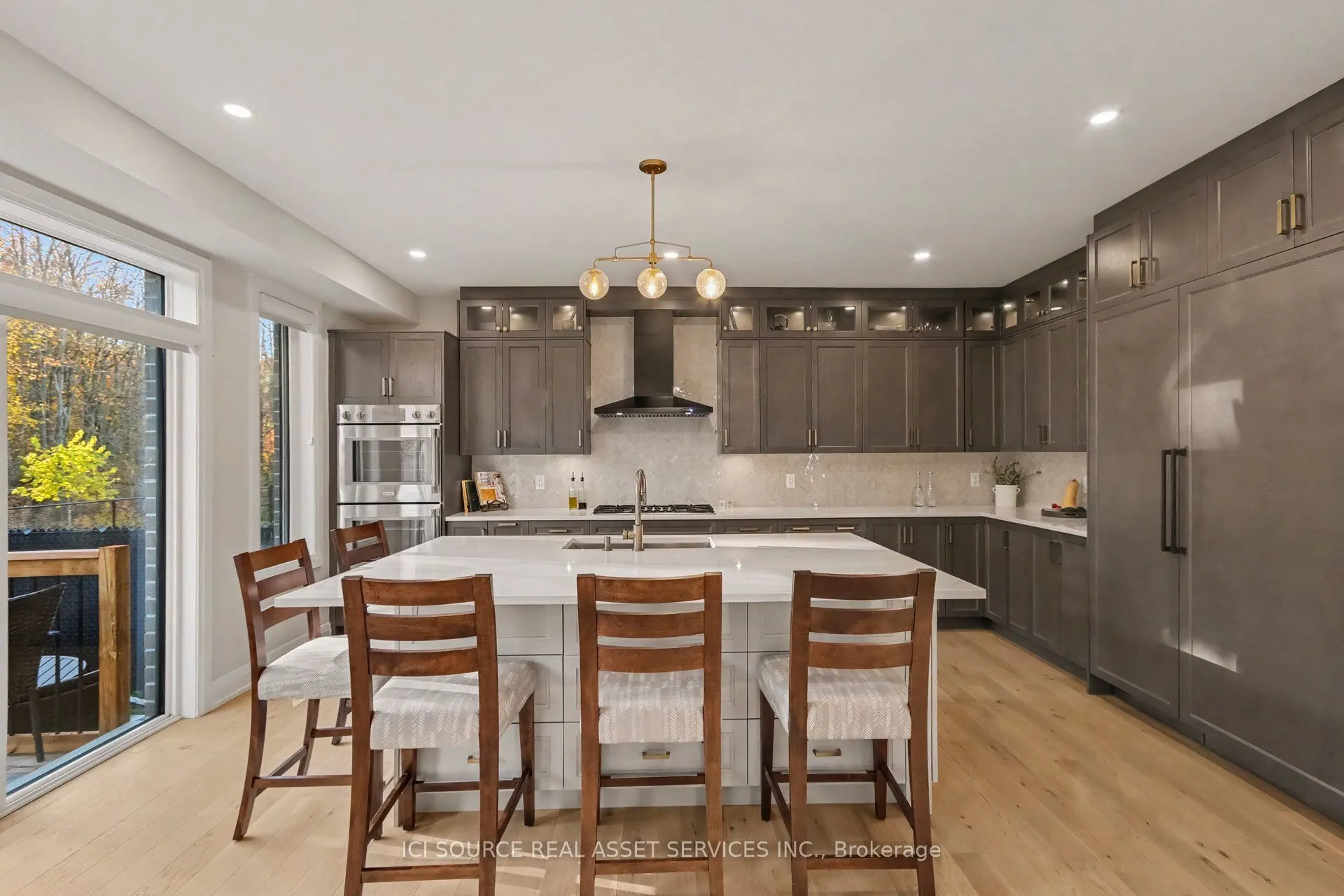 835 Companion Crescent