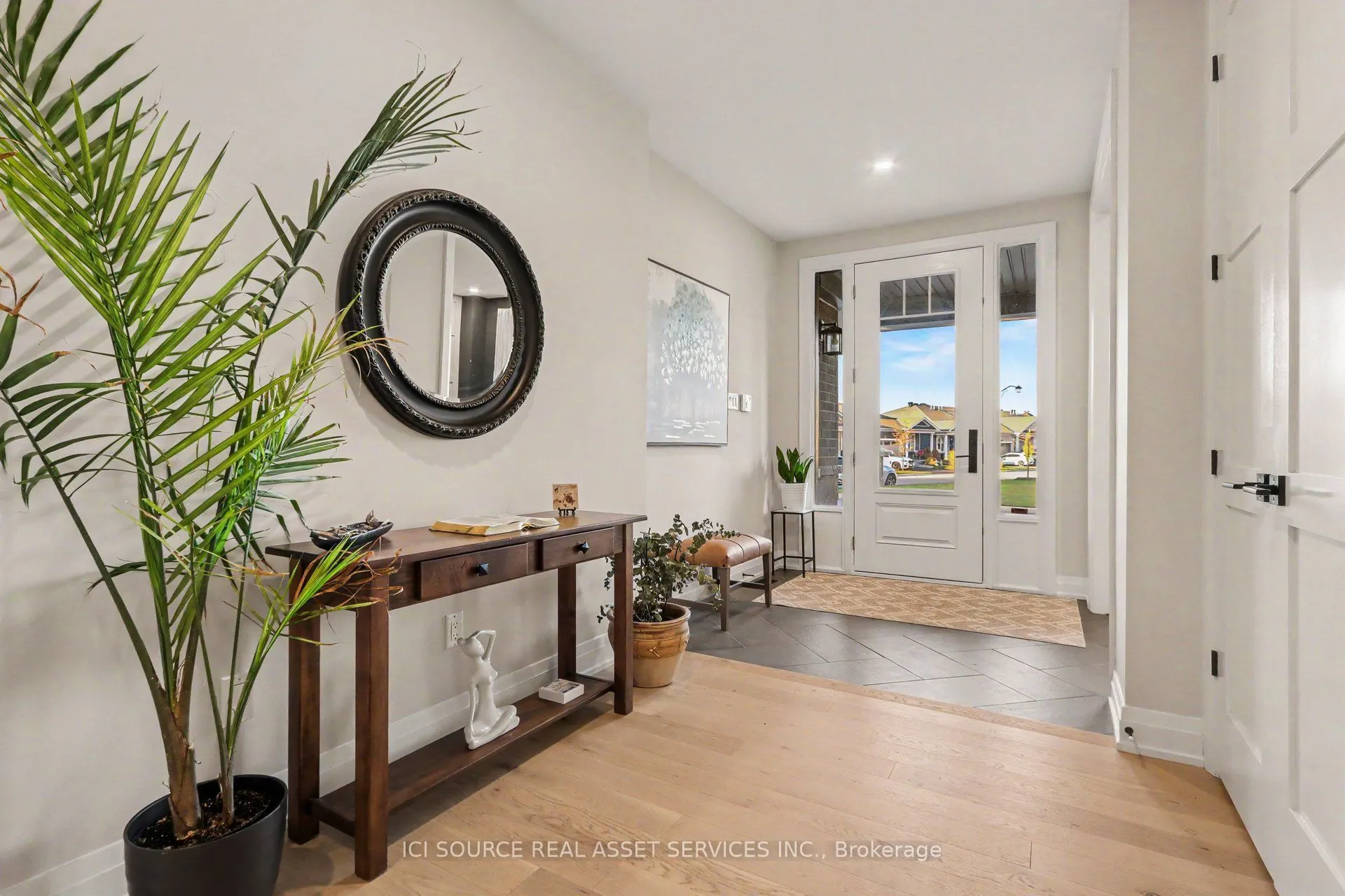 835 Companion Crescent