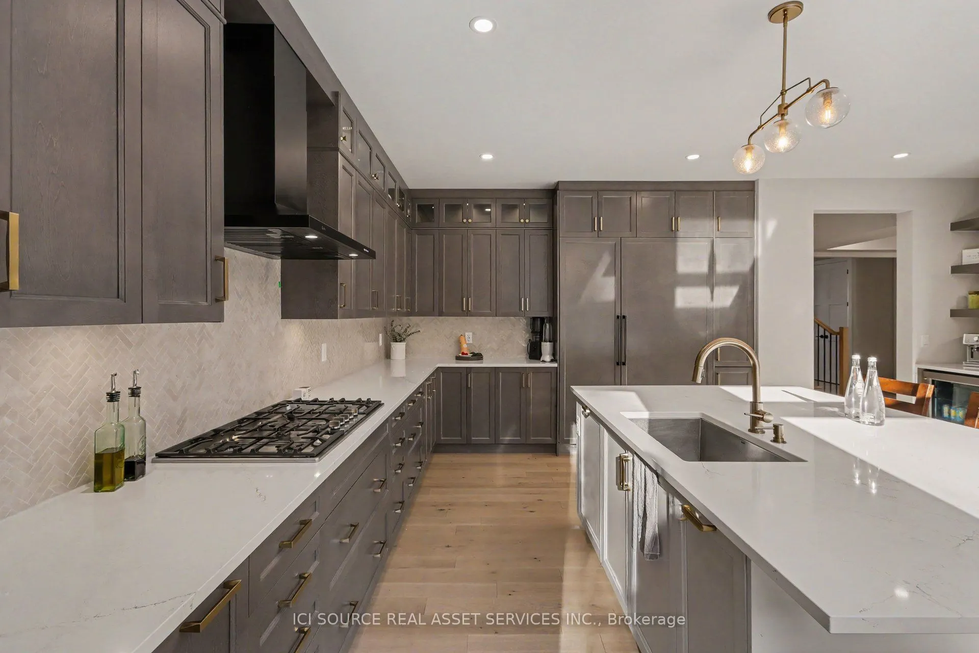 835 Companion Crescent