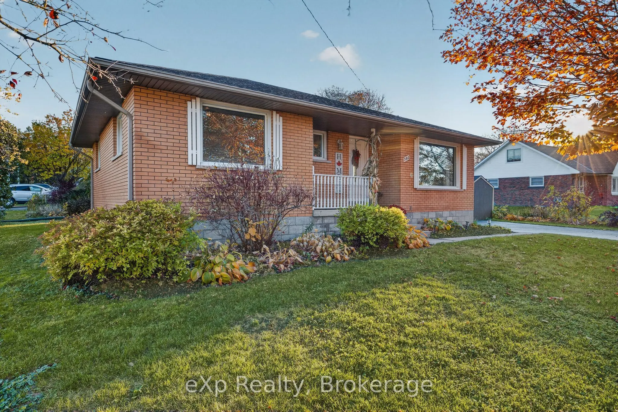 360 QUEEN Street E