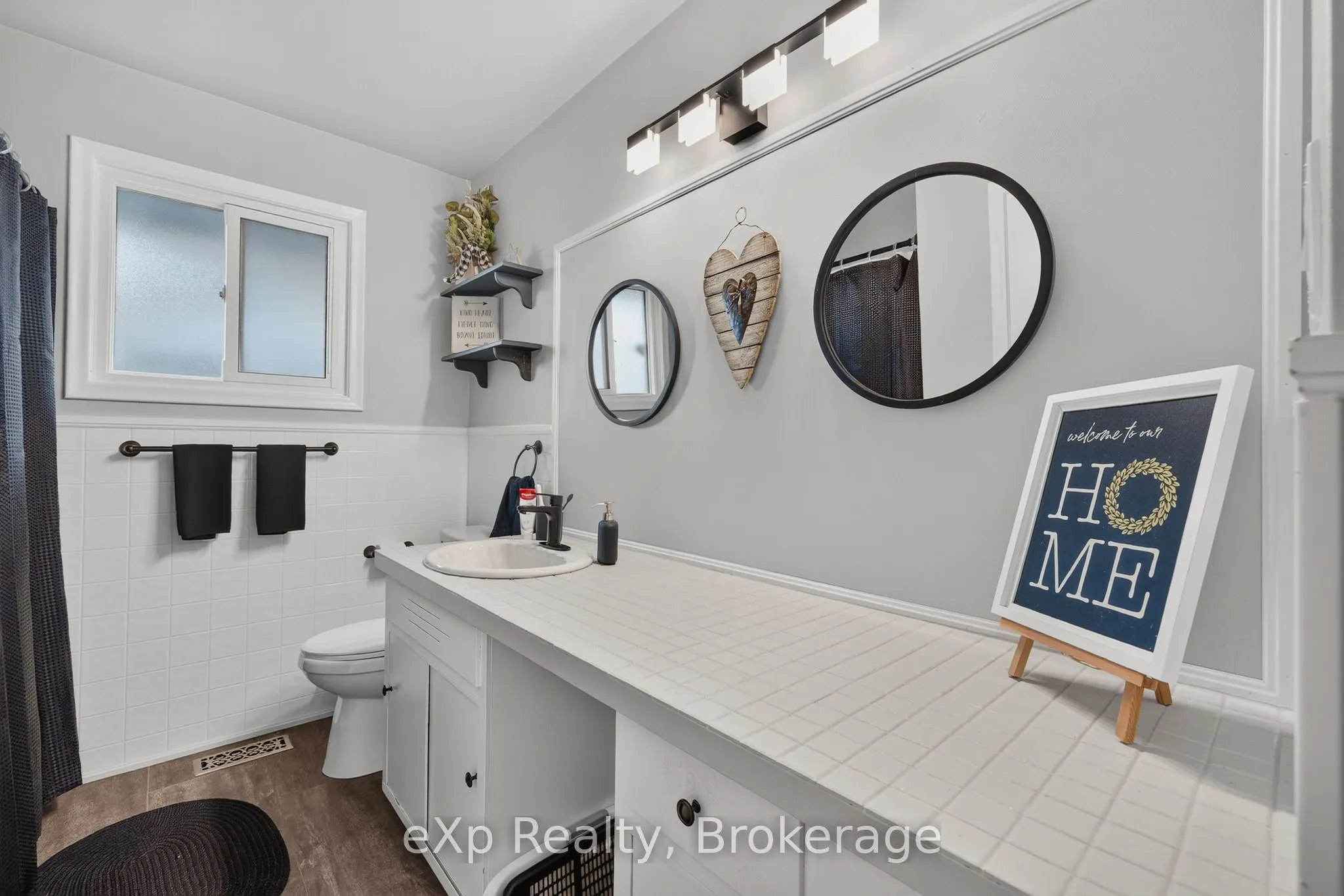 360 QUEEN Street E