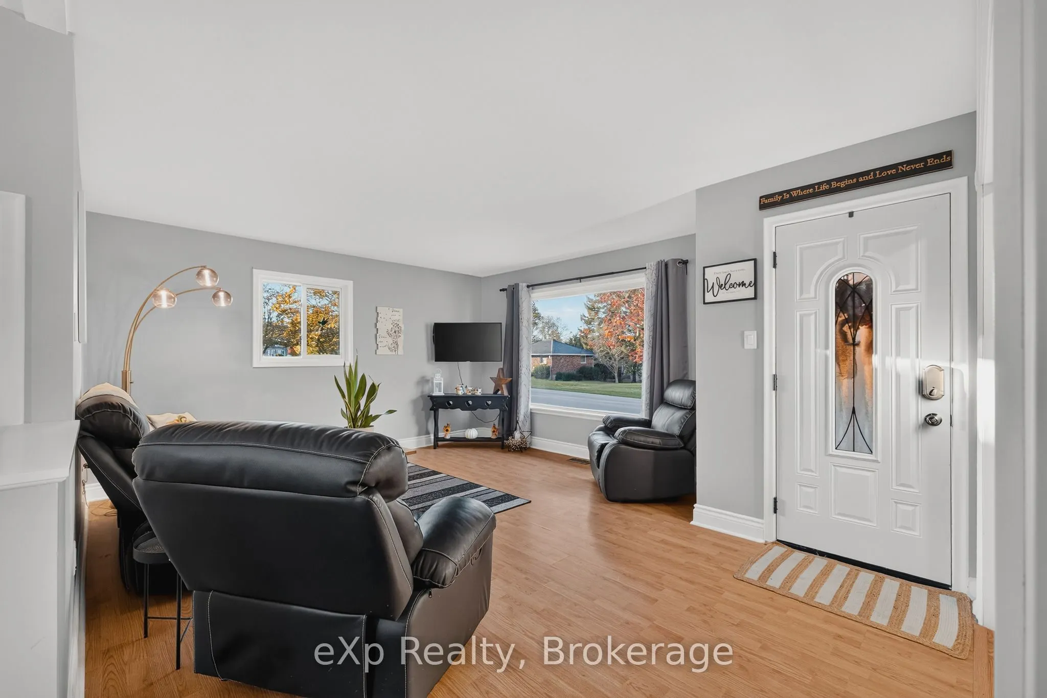 360 QUEEN Street E