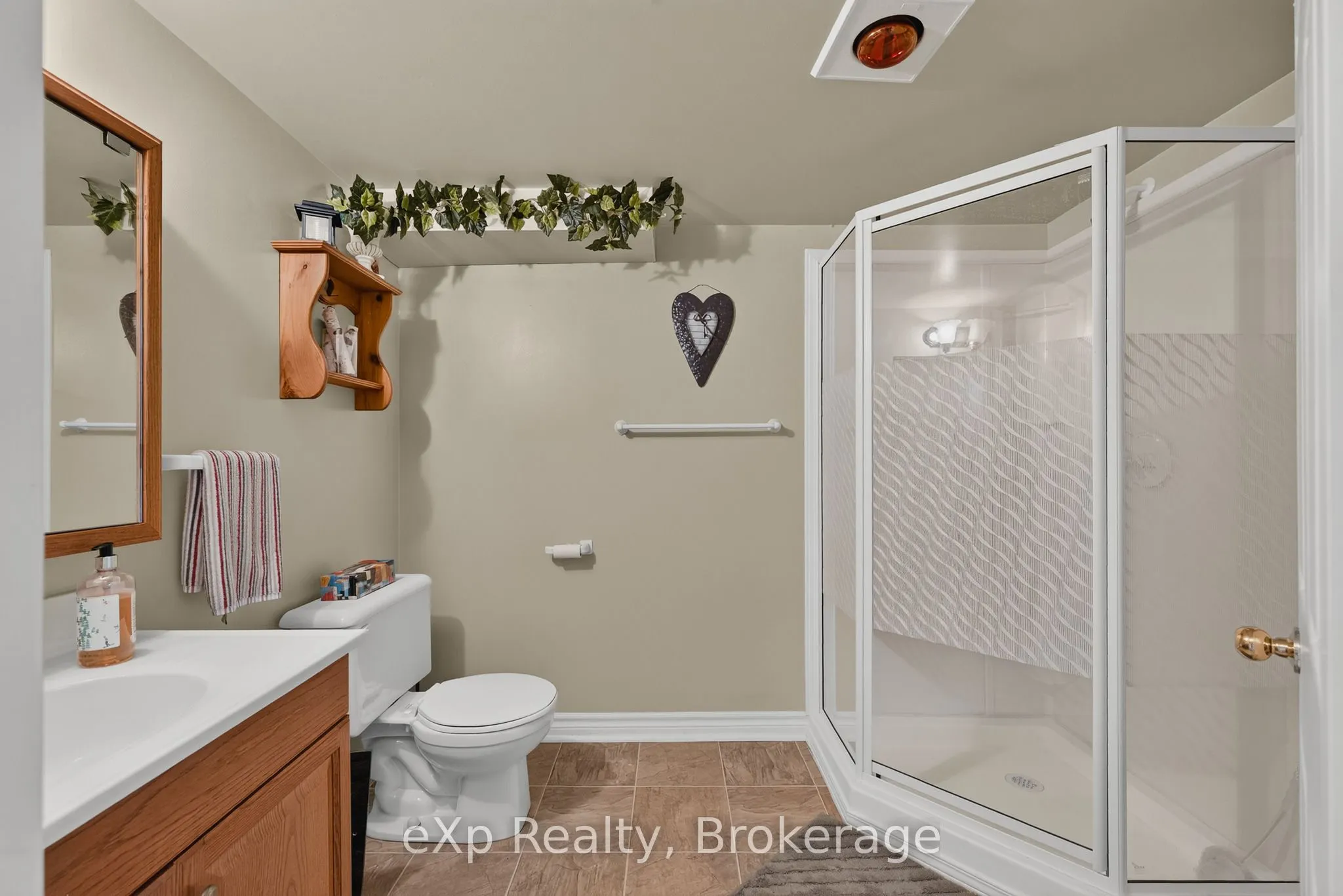 360 QUEEN Street E