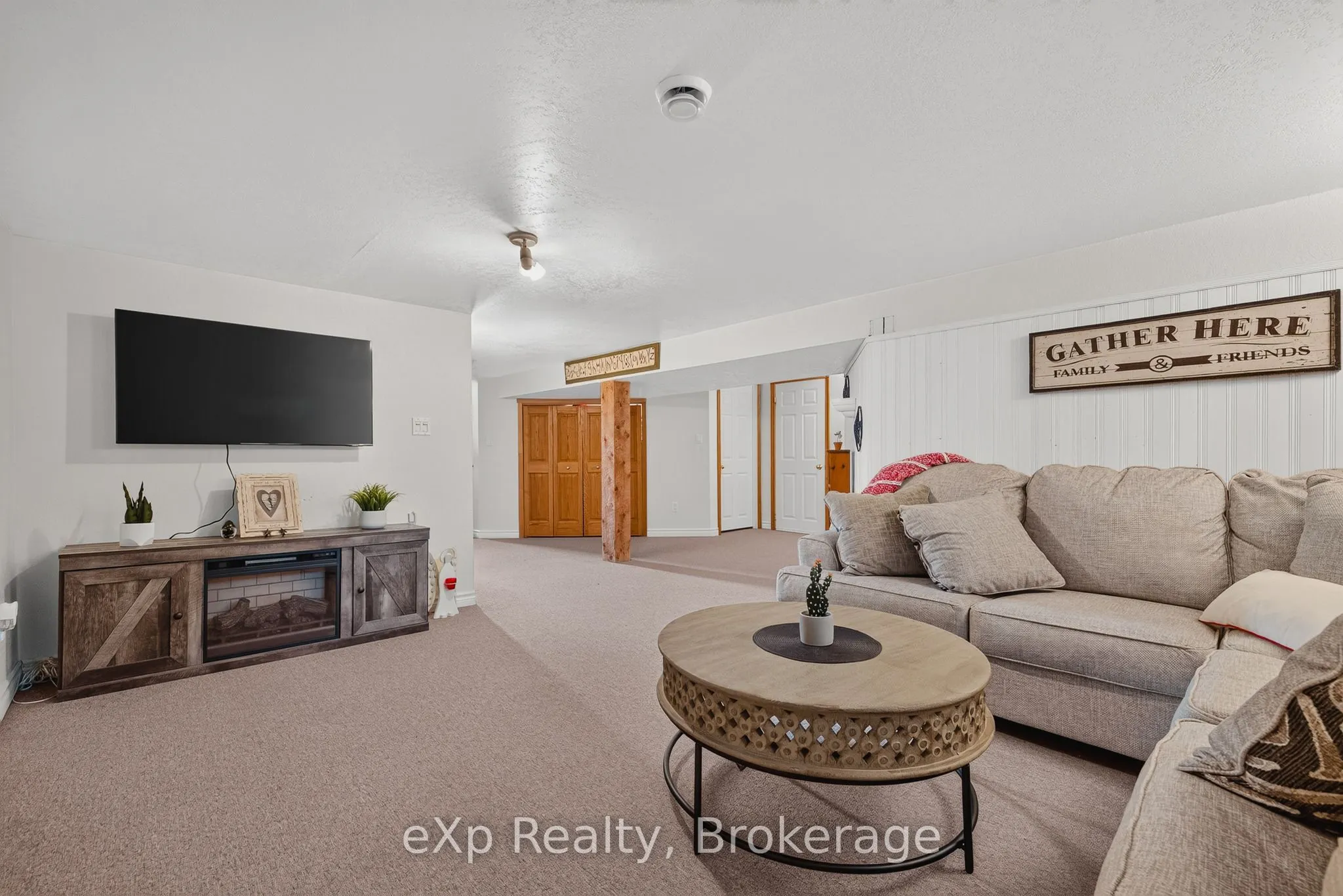 360 QUEEN Street E