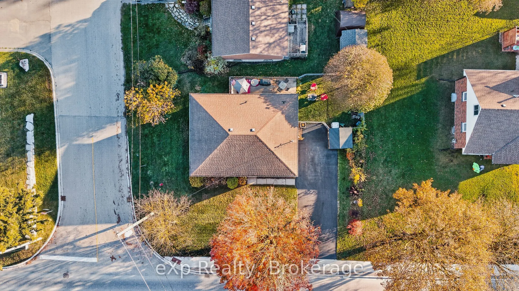 360 QUEEN Street E